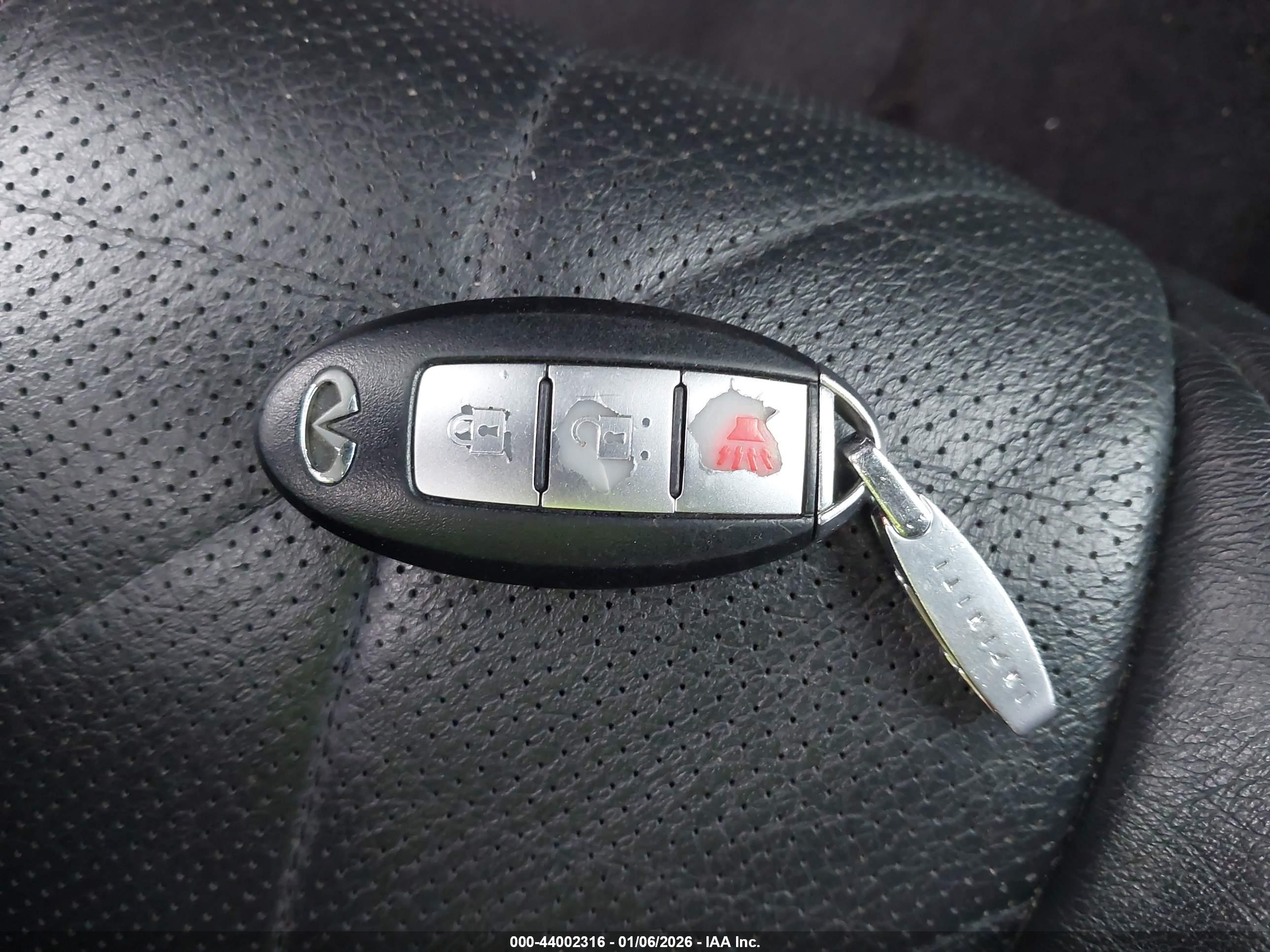 INFINITI FX35 image 11