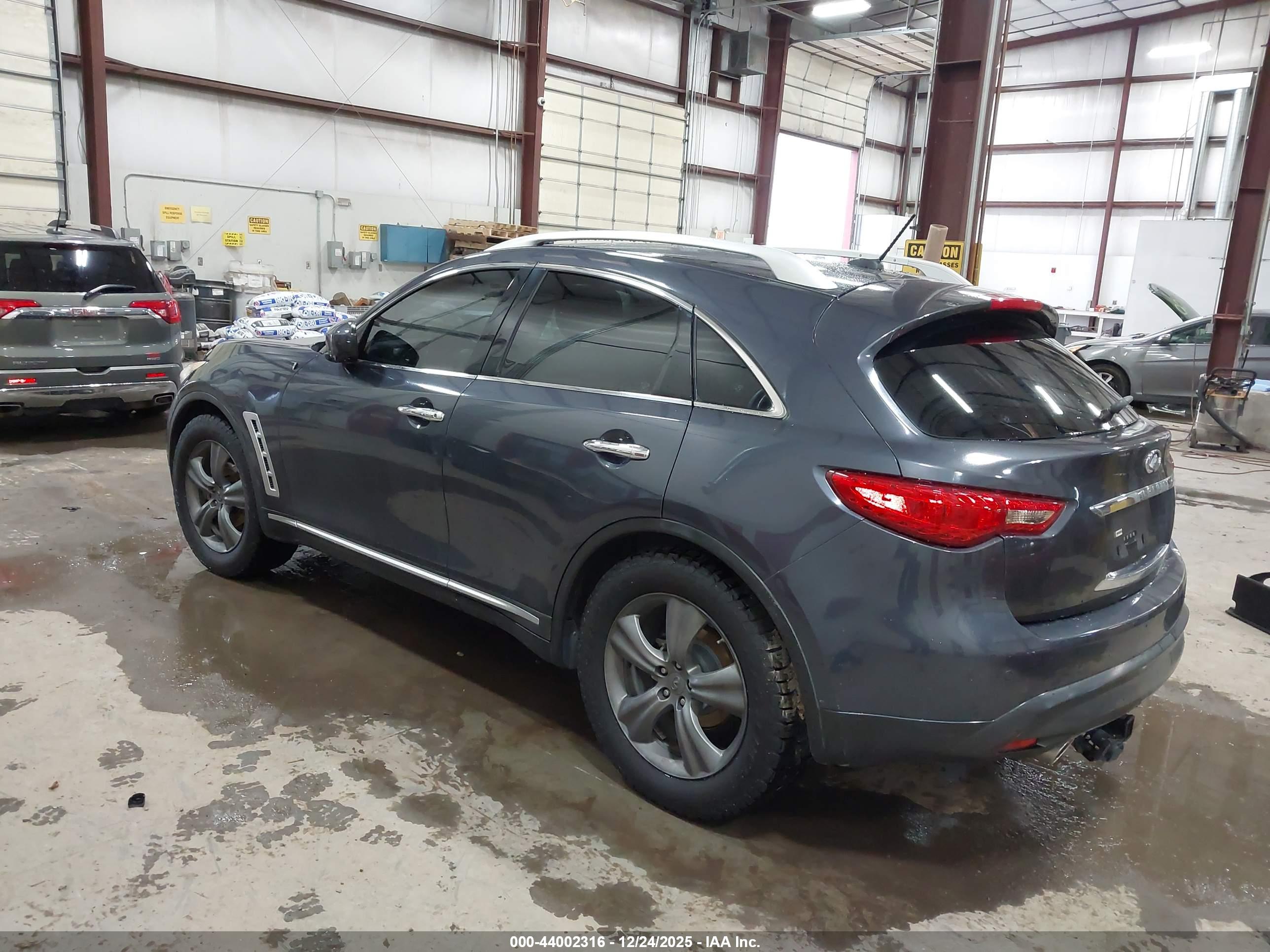 INFINITI FX35 image 3