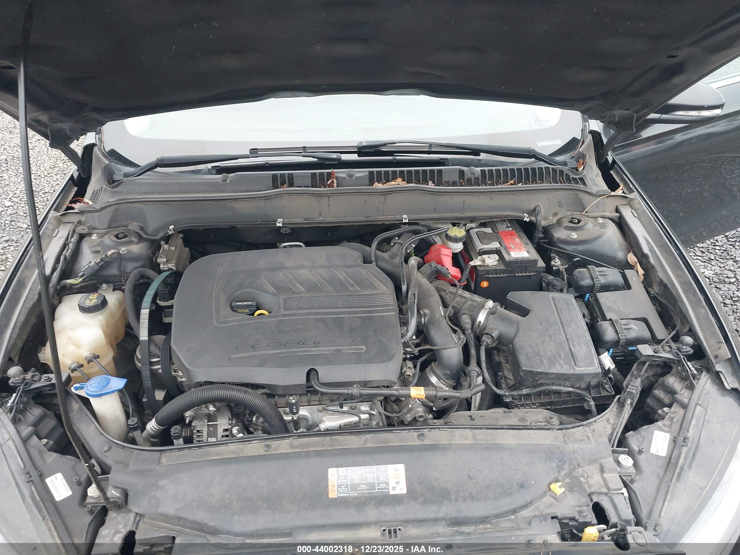 FORD FUSION image 10