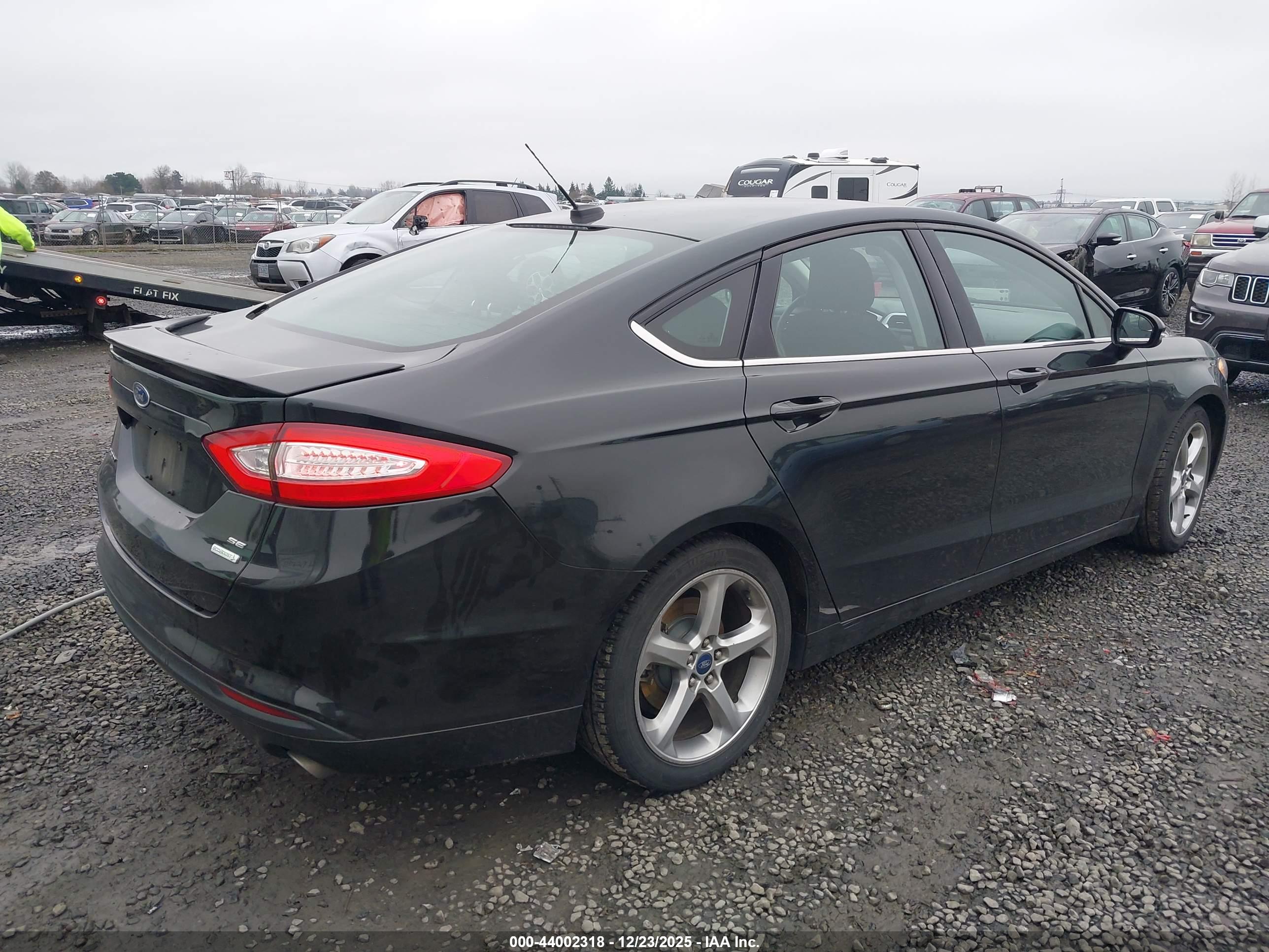 FORD FUSION image 4