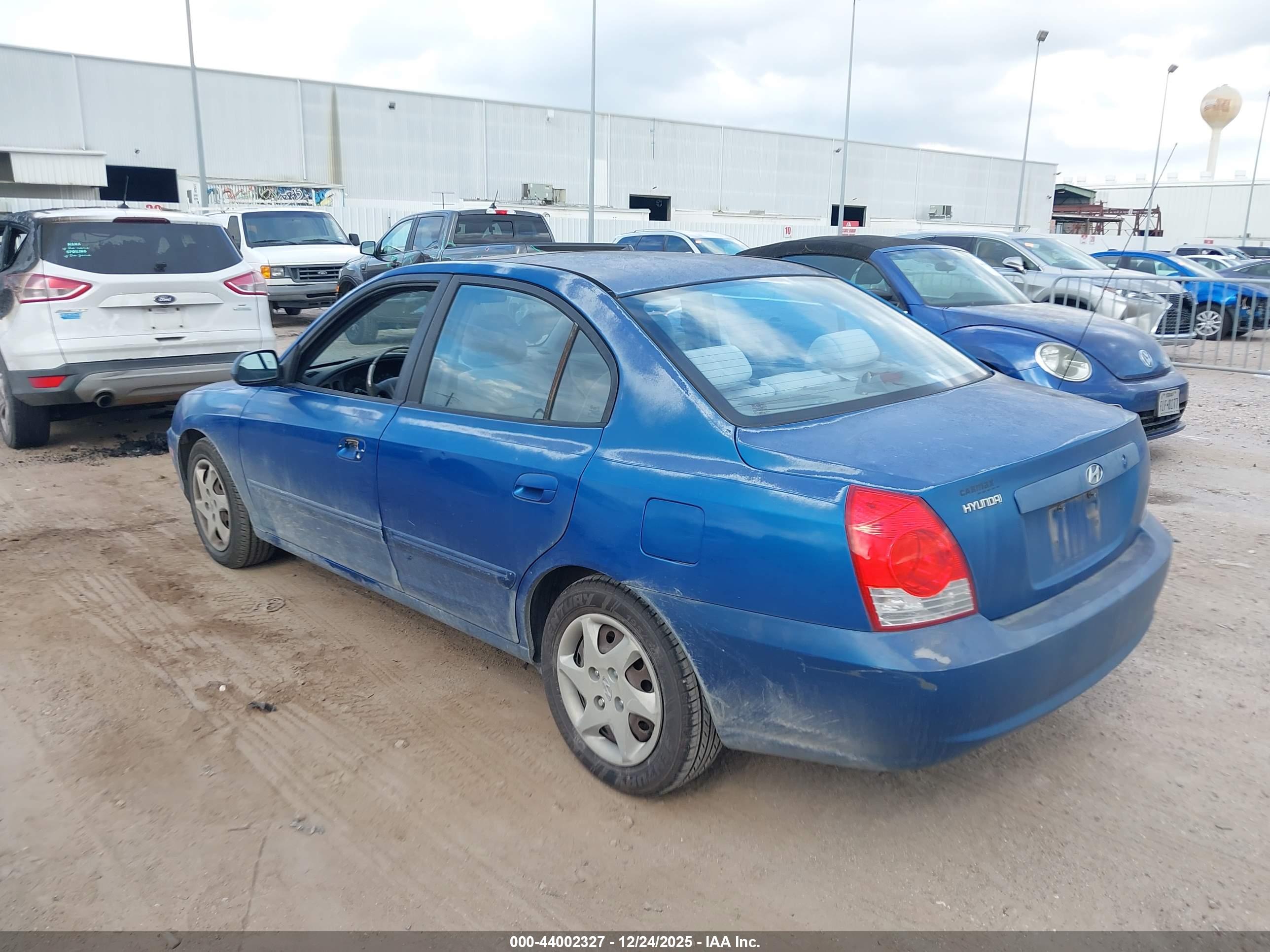 HYUNDAI ELANTRA image 3