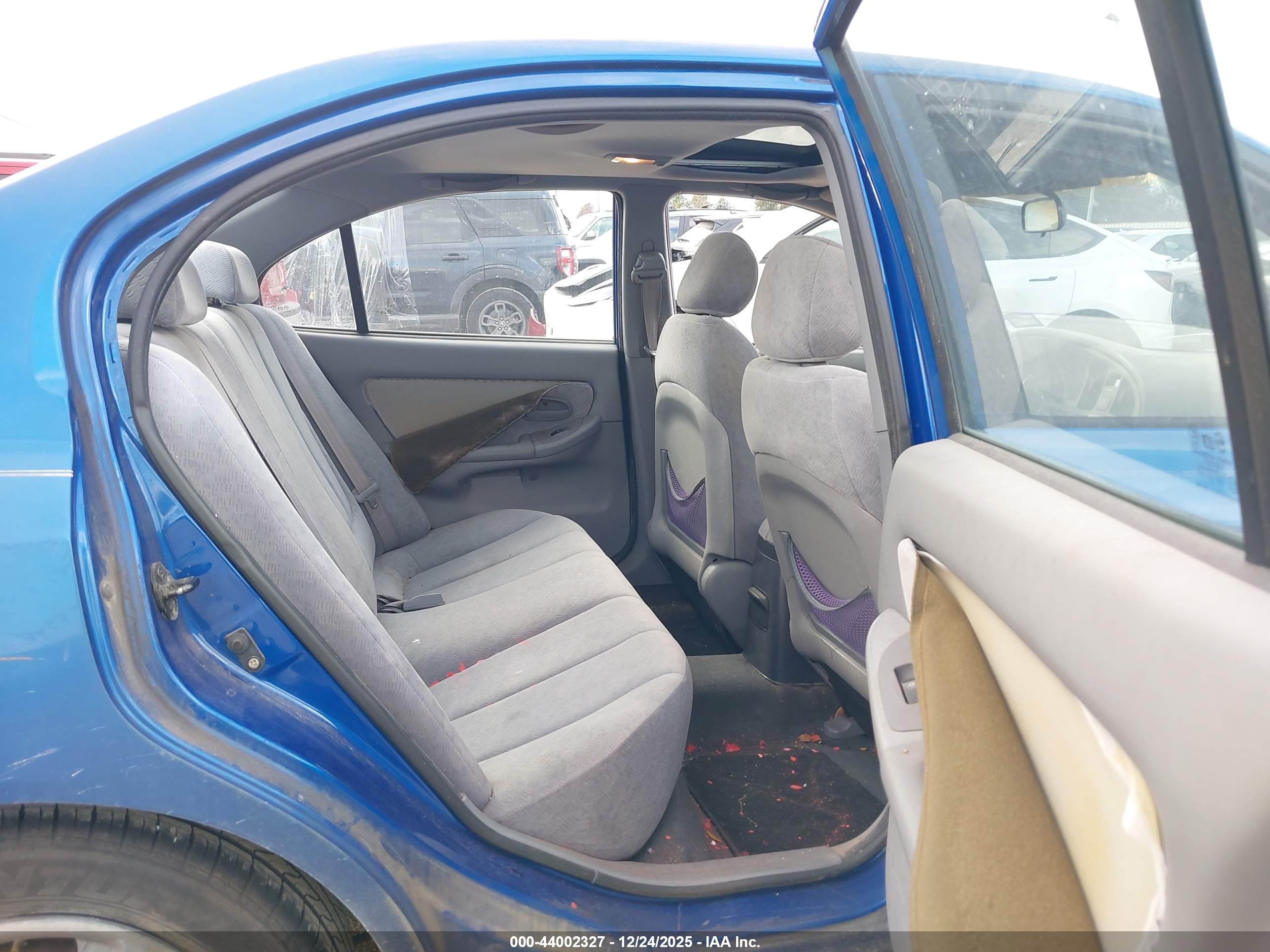 HYUNDAI ELANTRA image 8