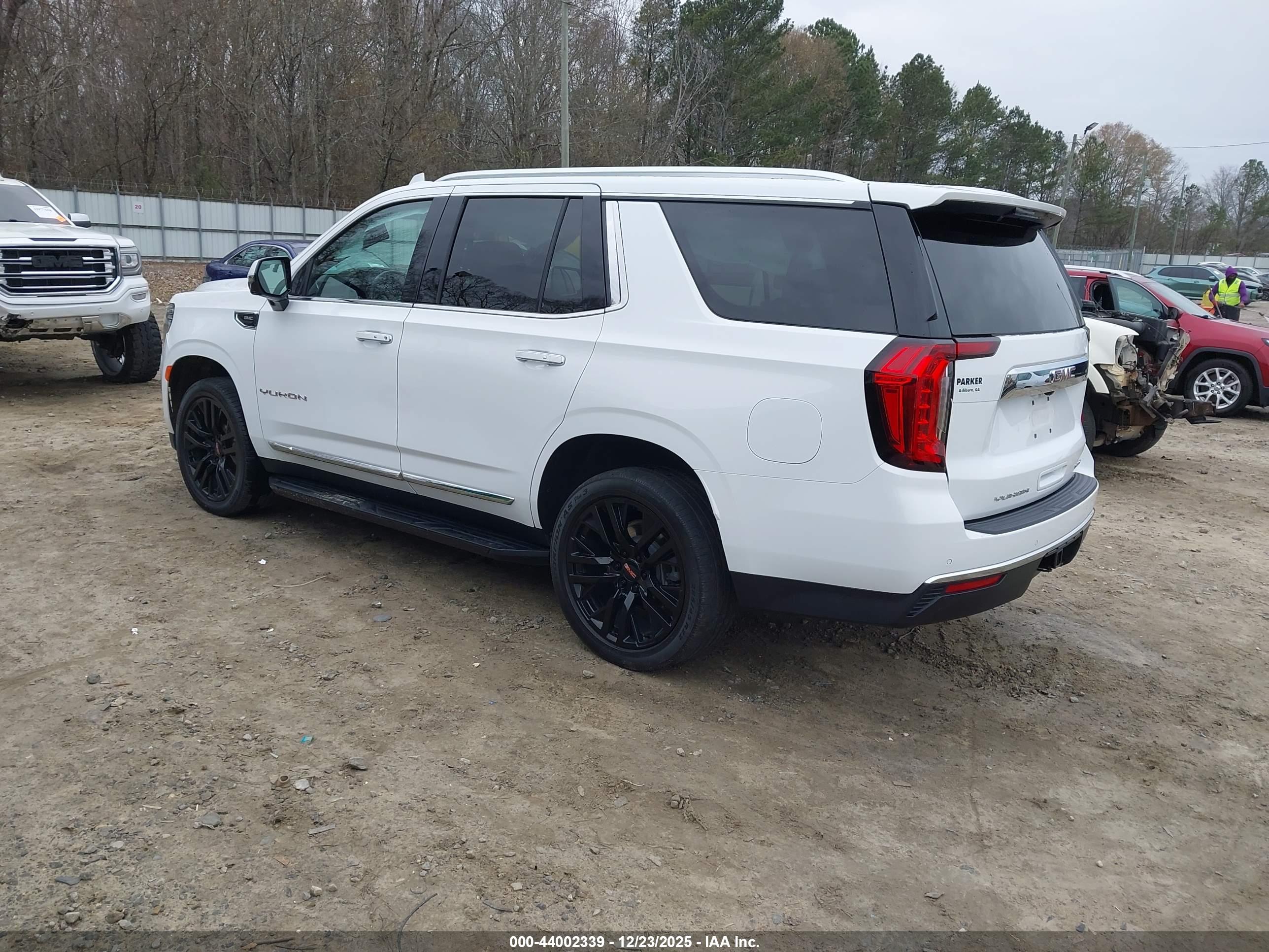 GMC YUKON image 3