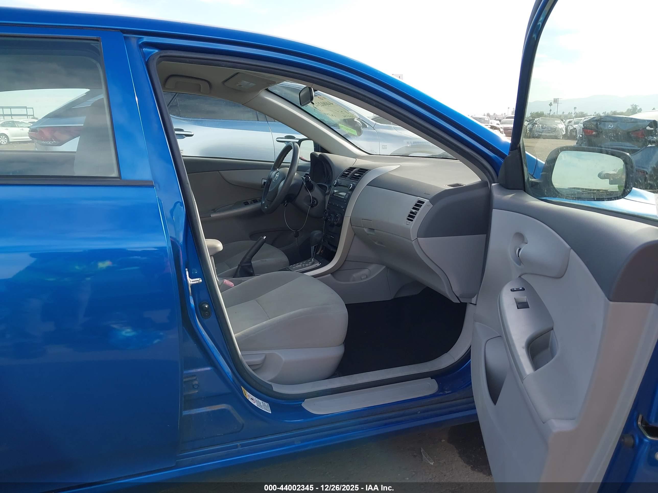 TOYOTA COROLLA image 5