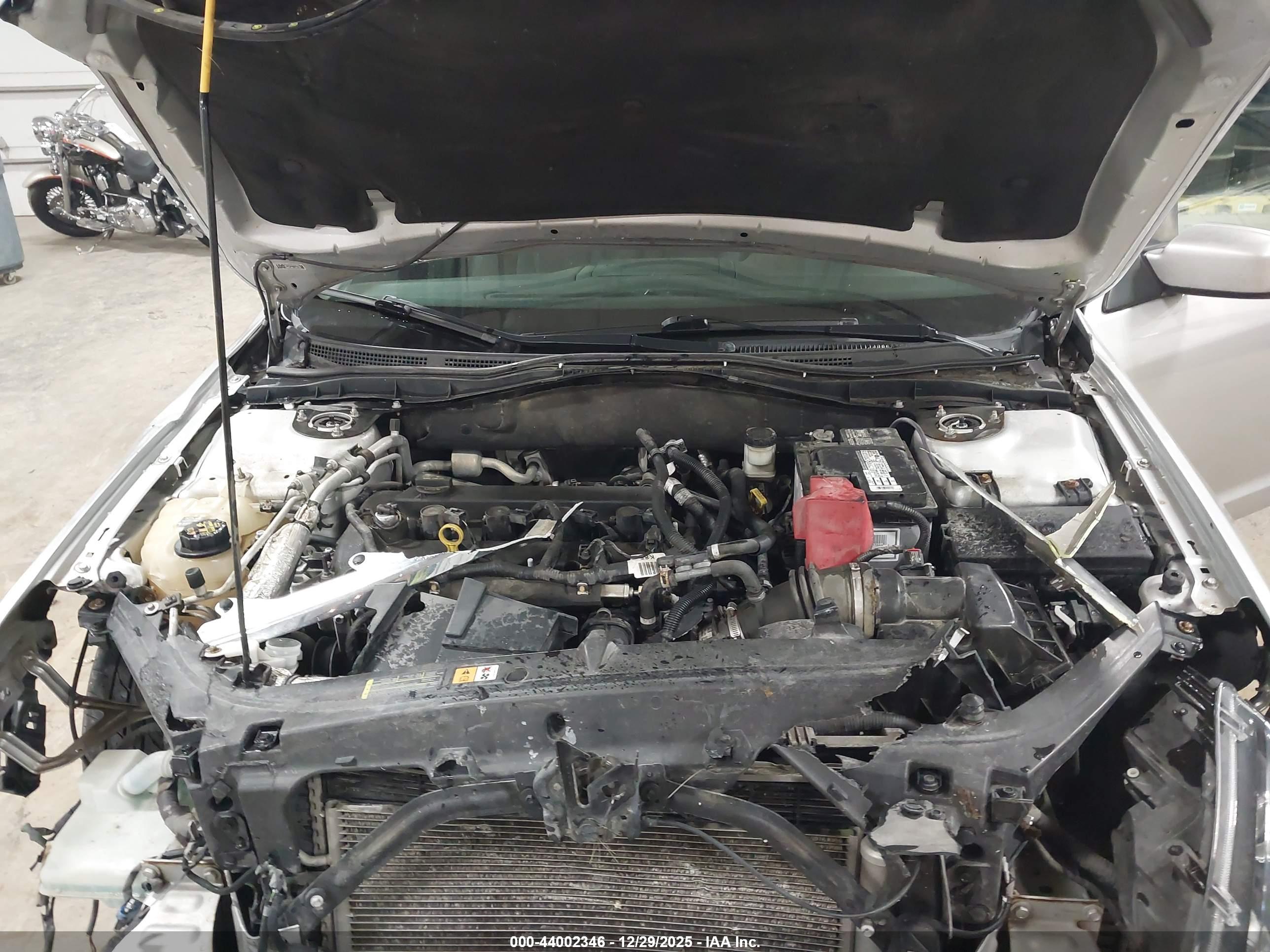FORD FUSION image 10