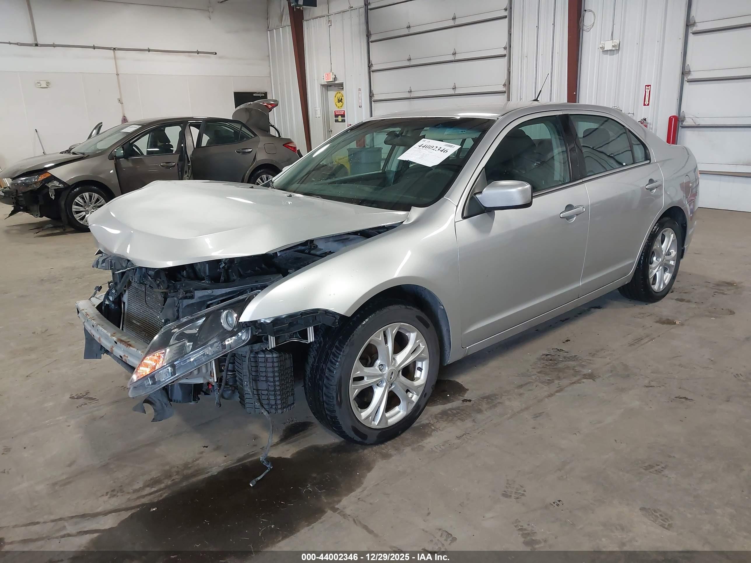 FORD FUSION image 2