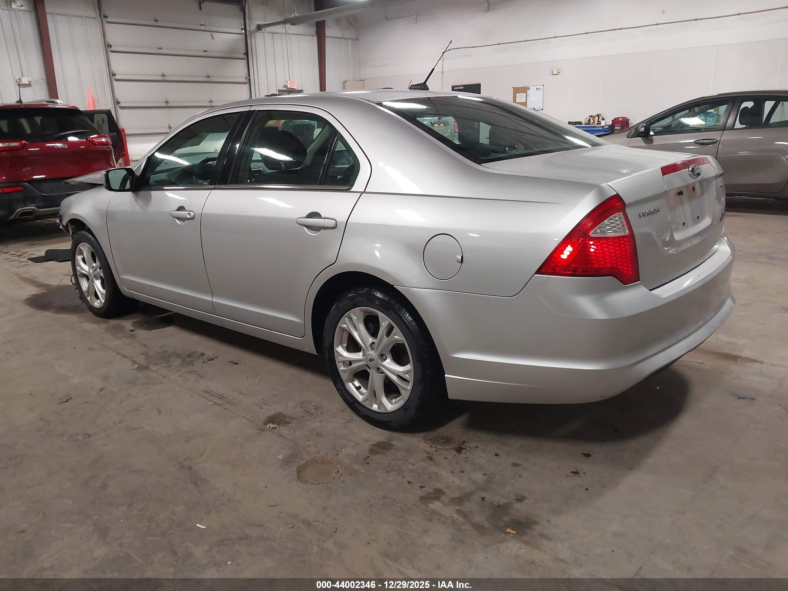FORD FUSION image 3