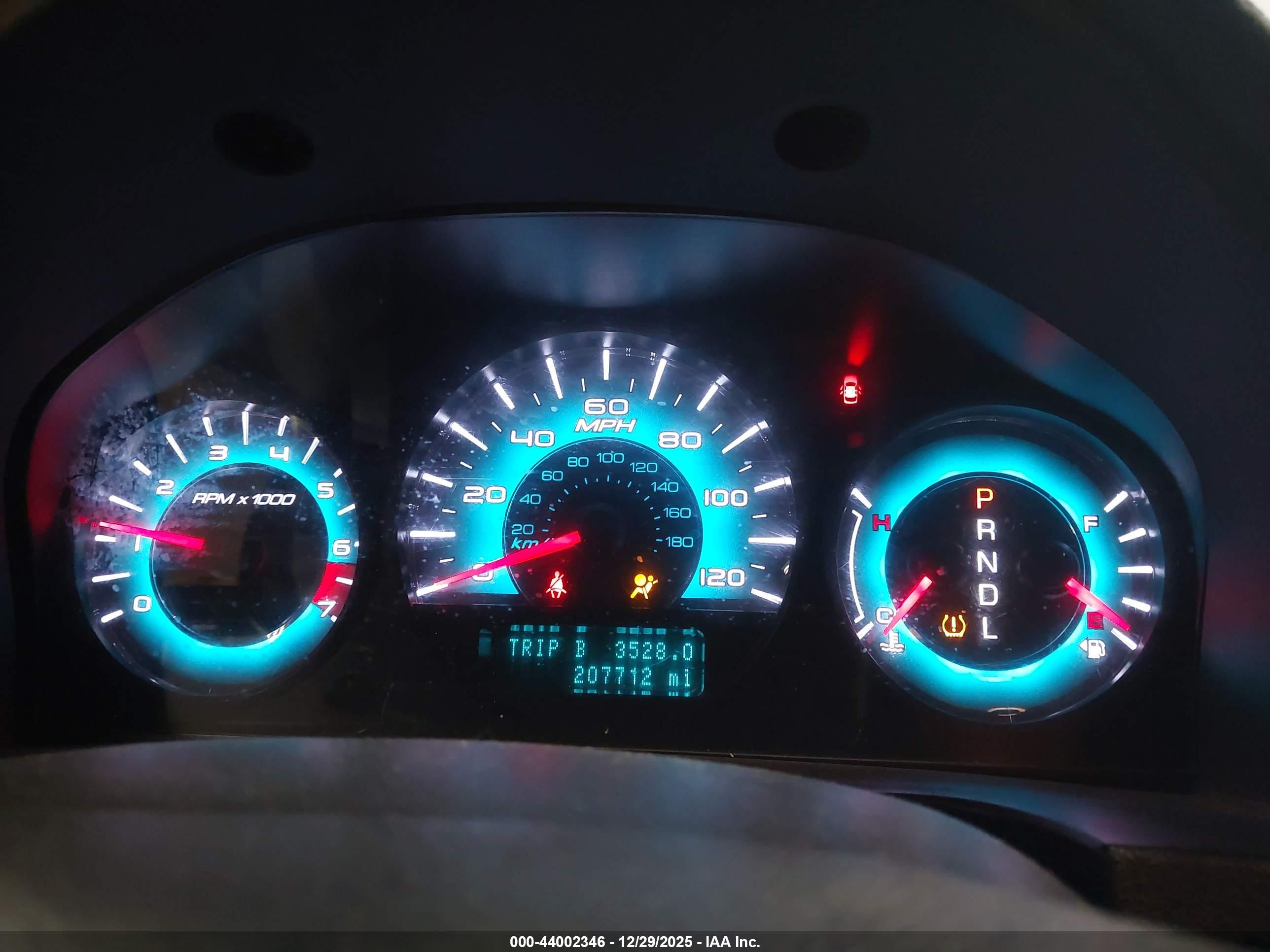 FORD FUSION image 7