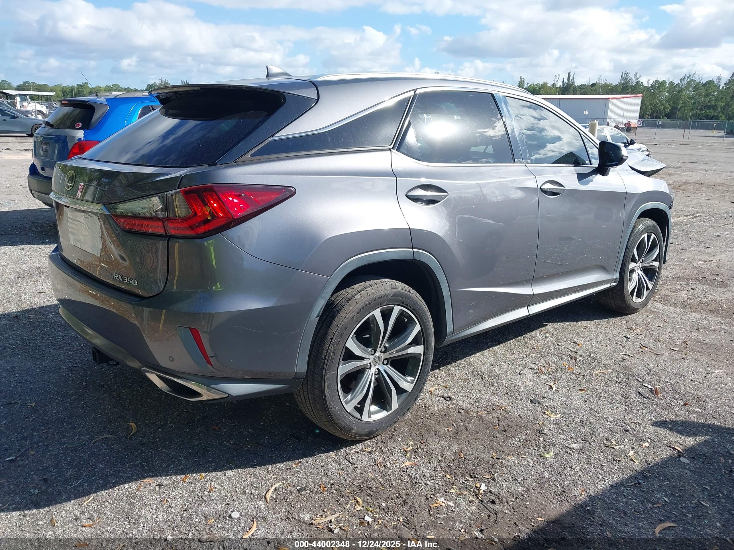 LEXUS RX image 4