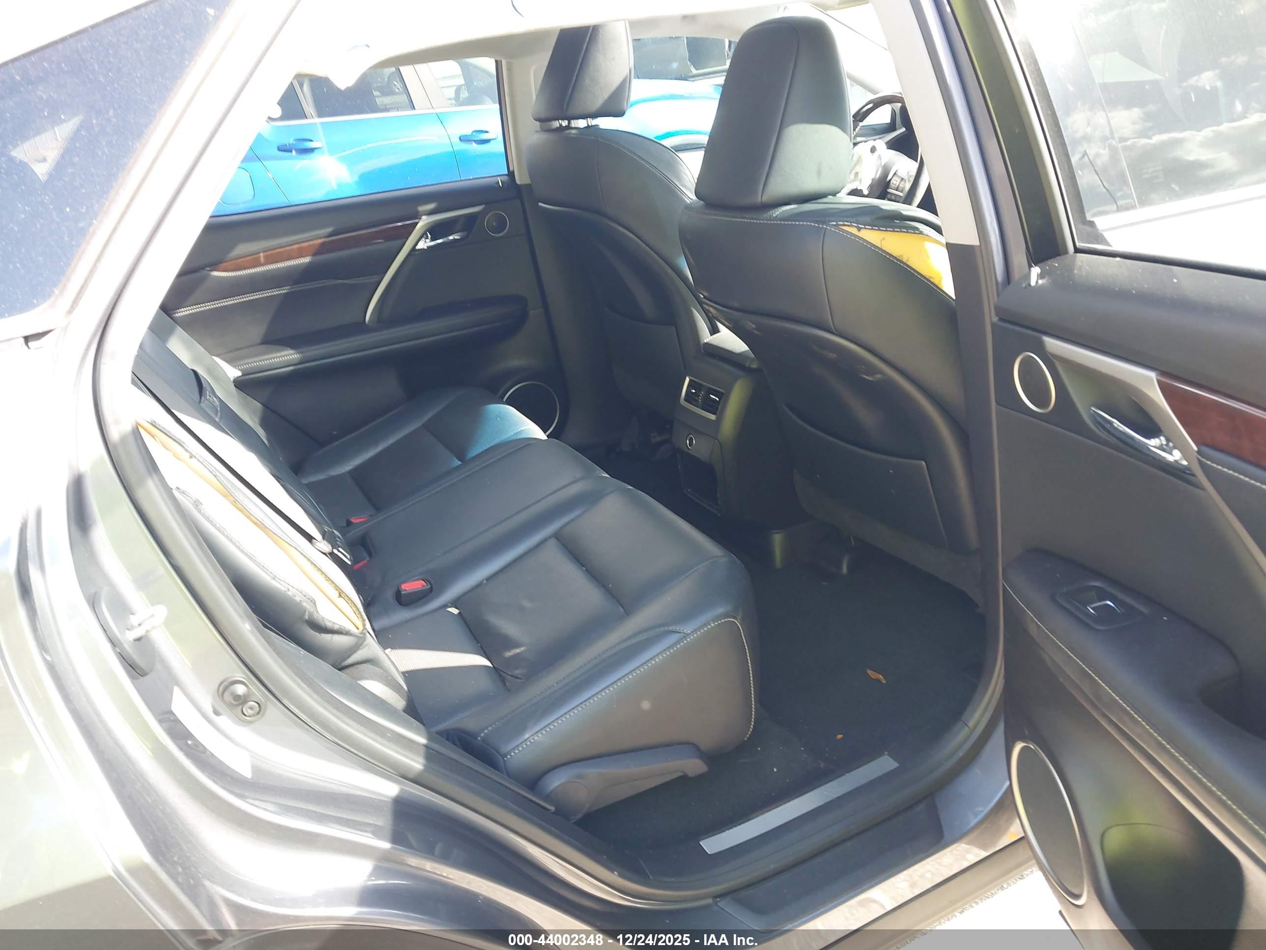 LEXUS RX image 8