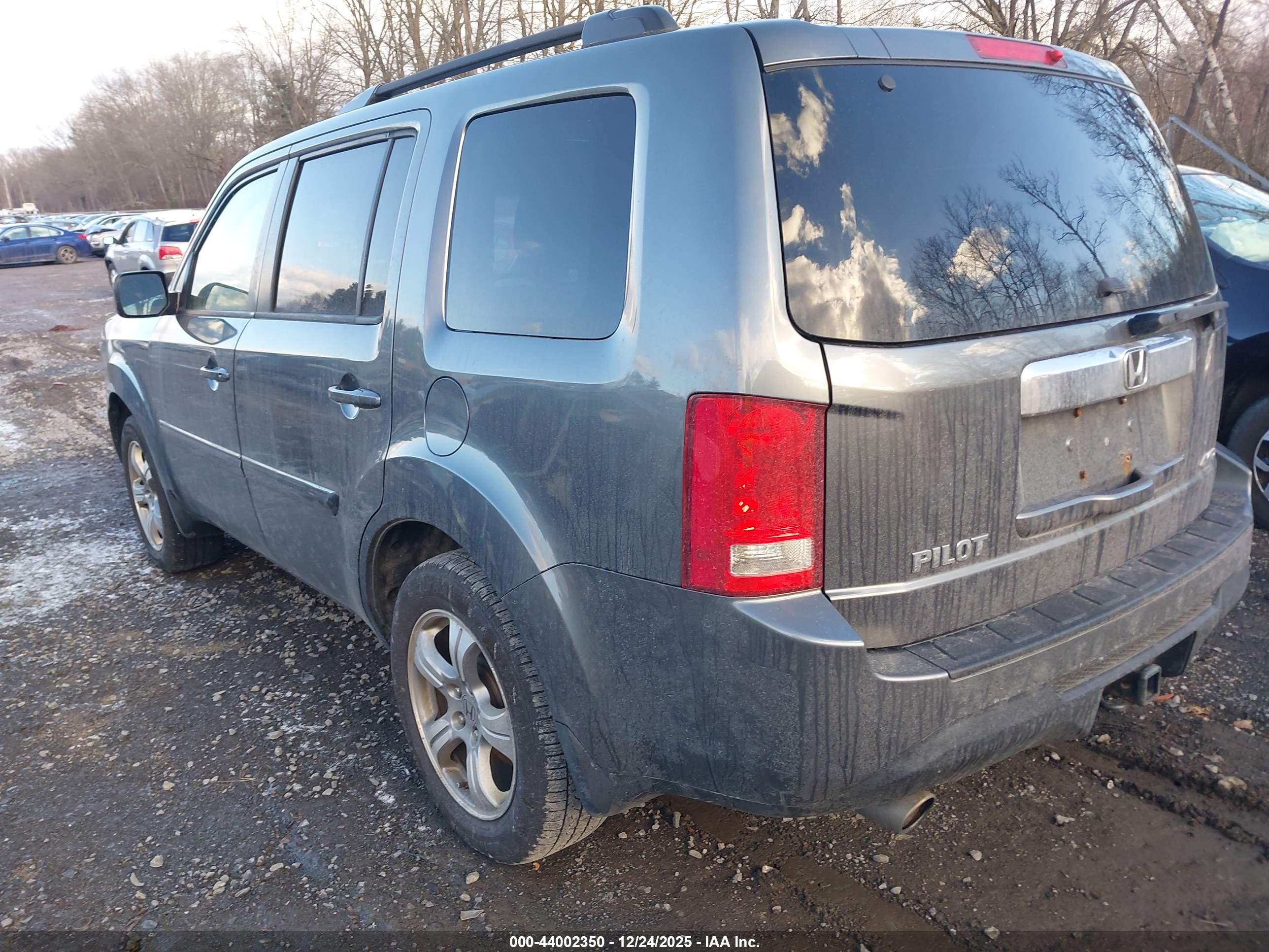 HONDA PILOT image 3