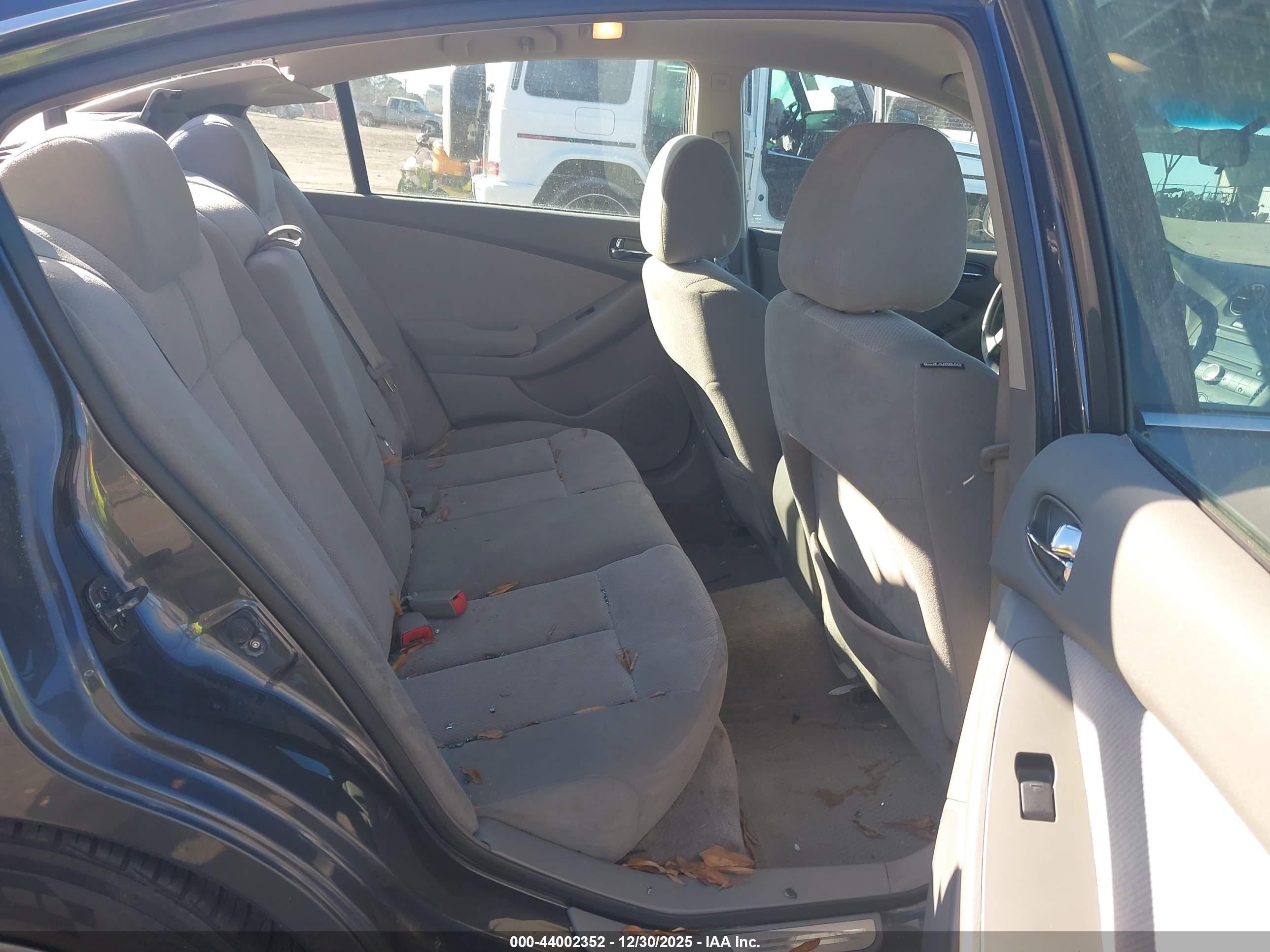 NISSAN ALTIMA image 8