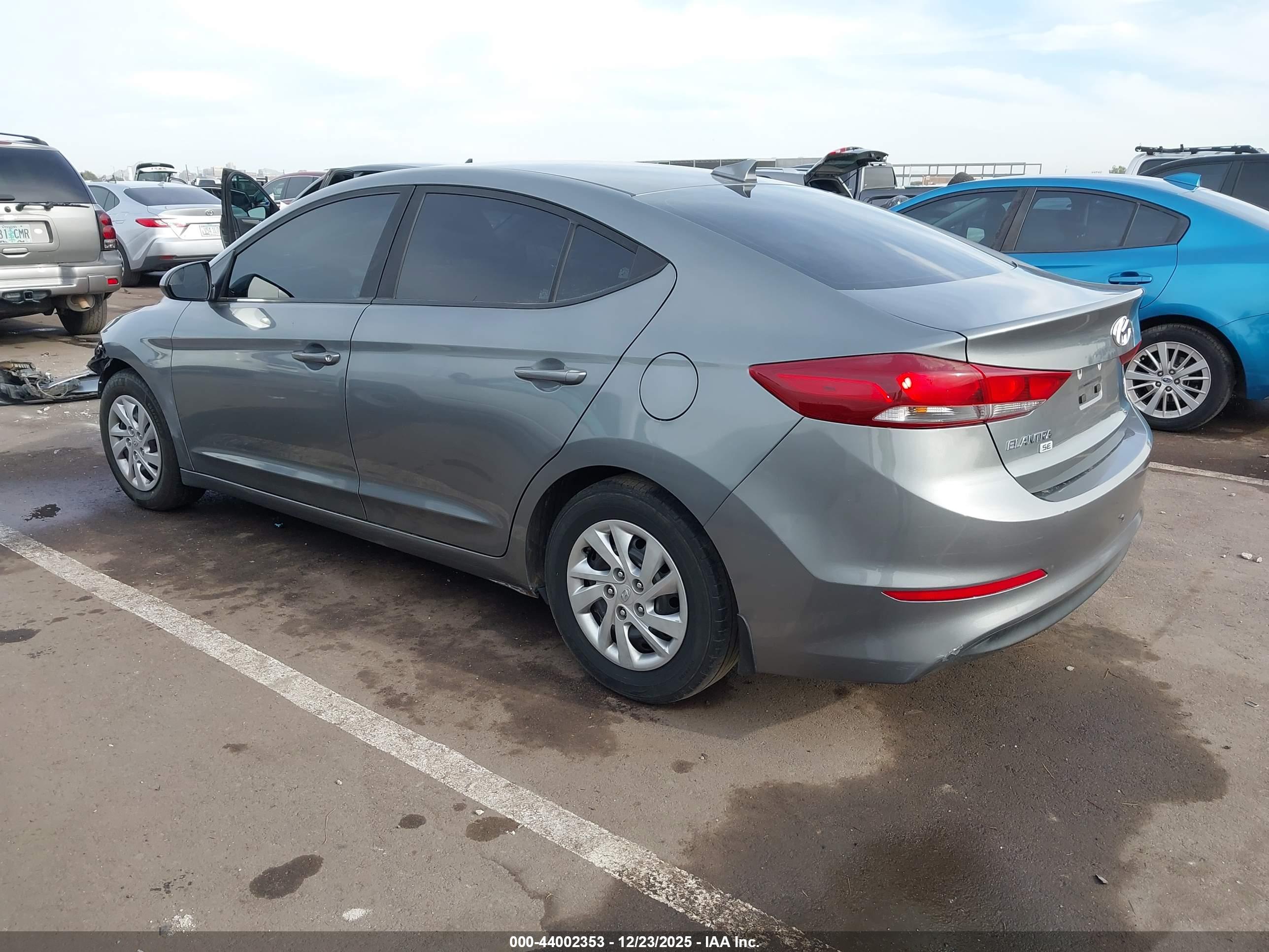 HYUNDAI ELANTRA image 3