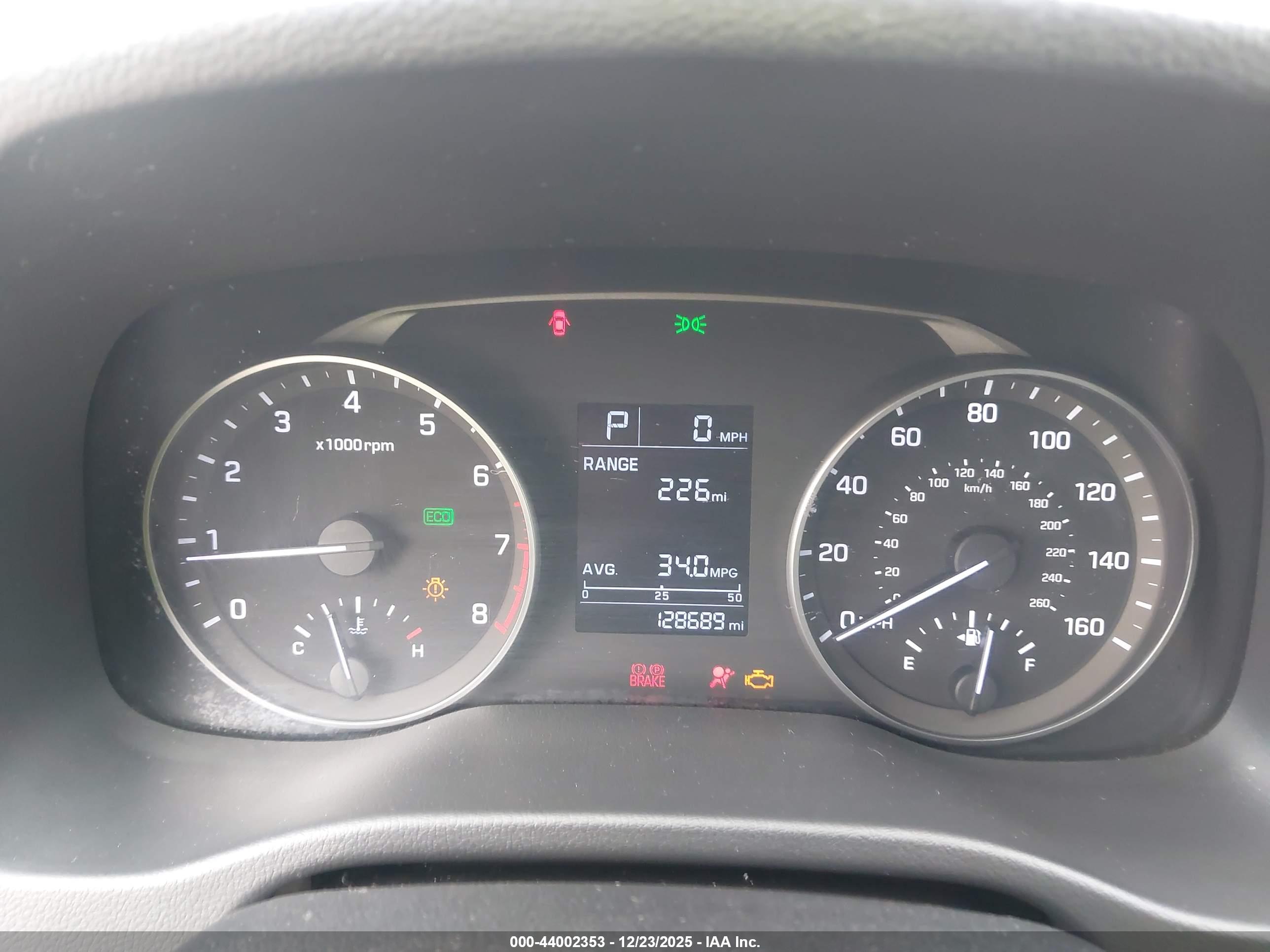 HYUNDAI ELANTRA image 7