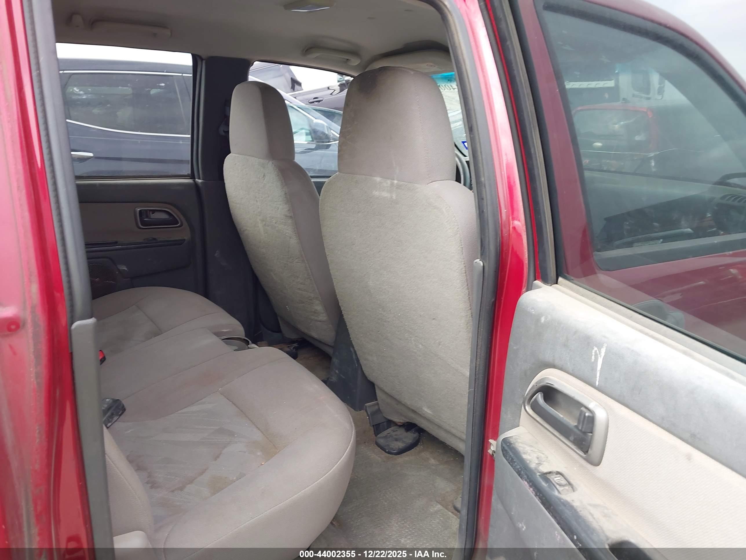 CHEVROLET COLORADO image 8