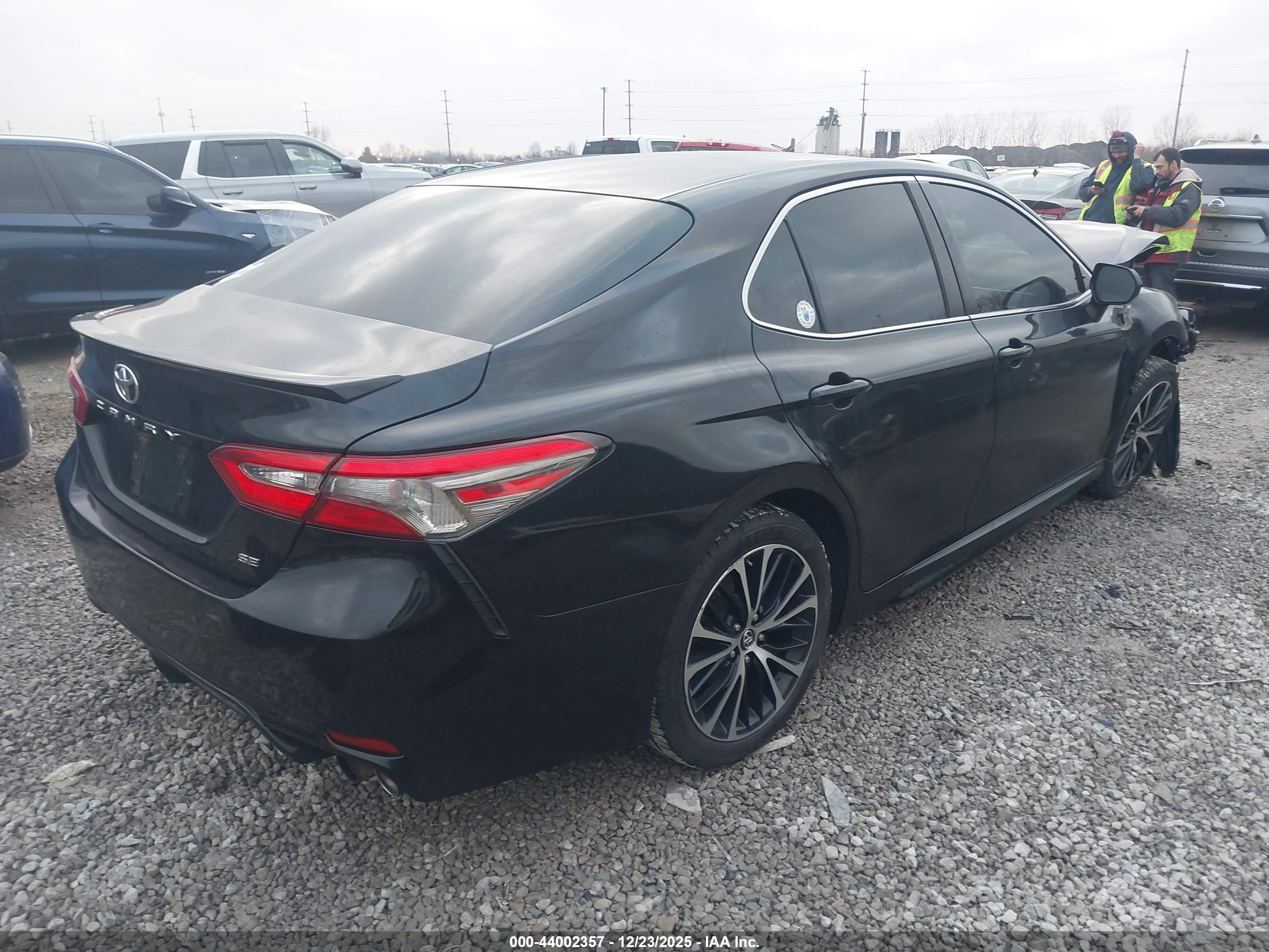 TOYOTA CAMRY image 4