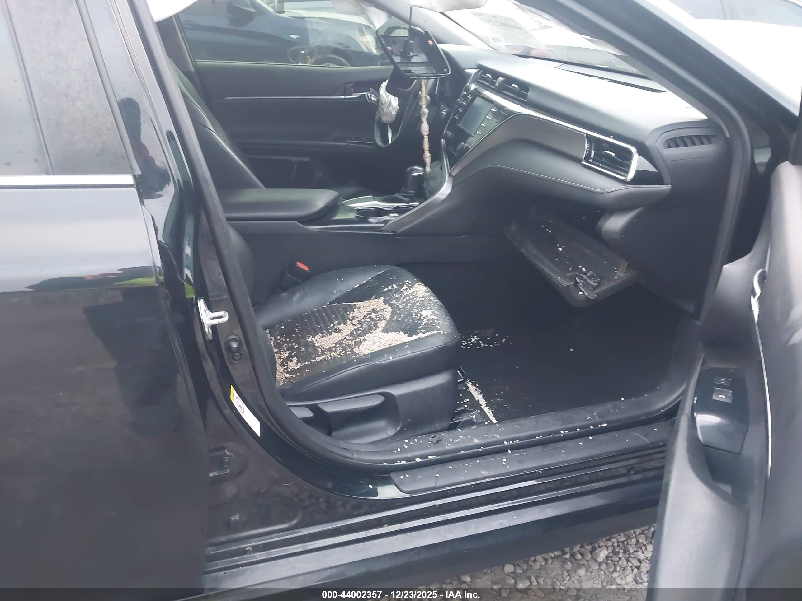 TOYOTA CAMRY image 5