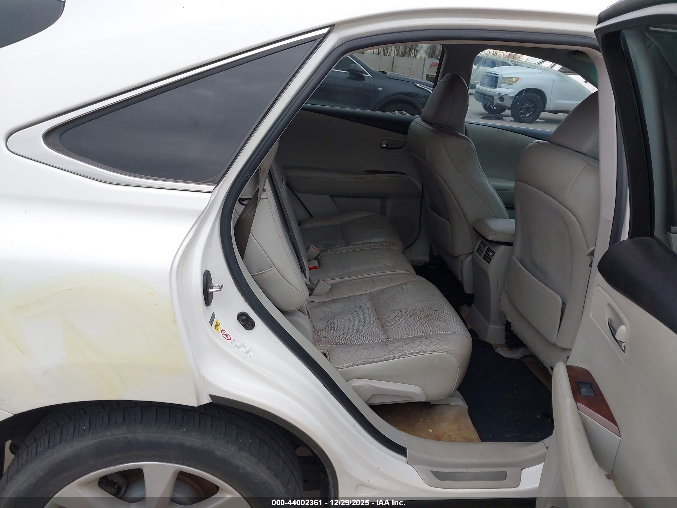 LEXUS RX image 8