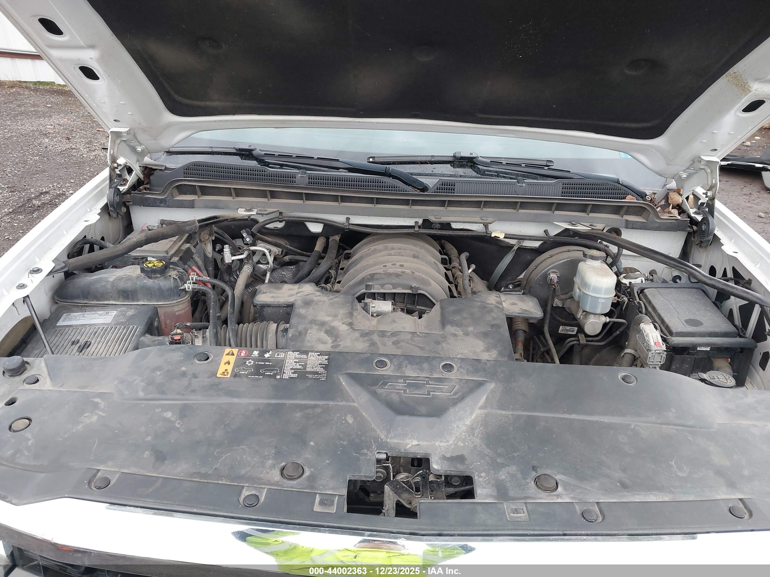 CHEVROLET SILVERADO image 10