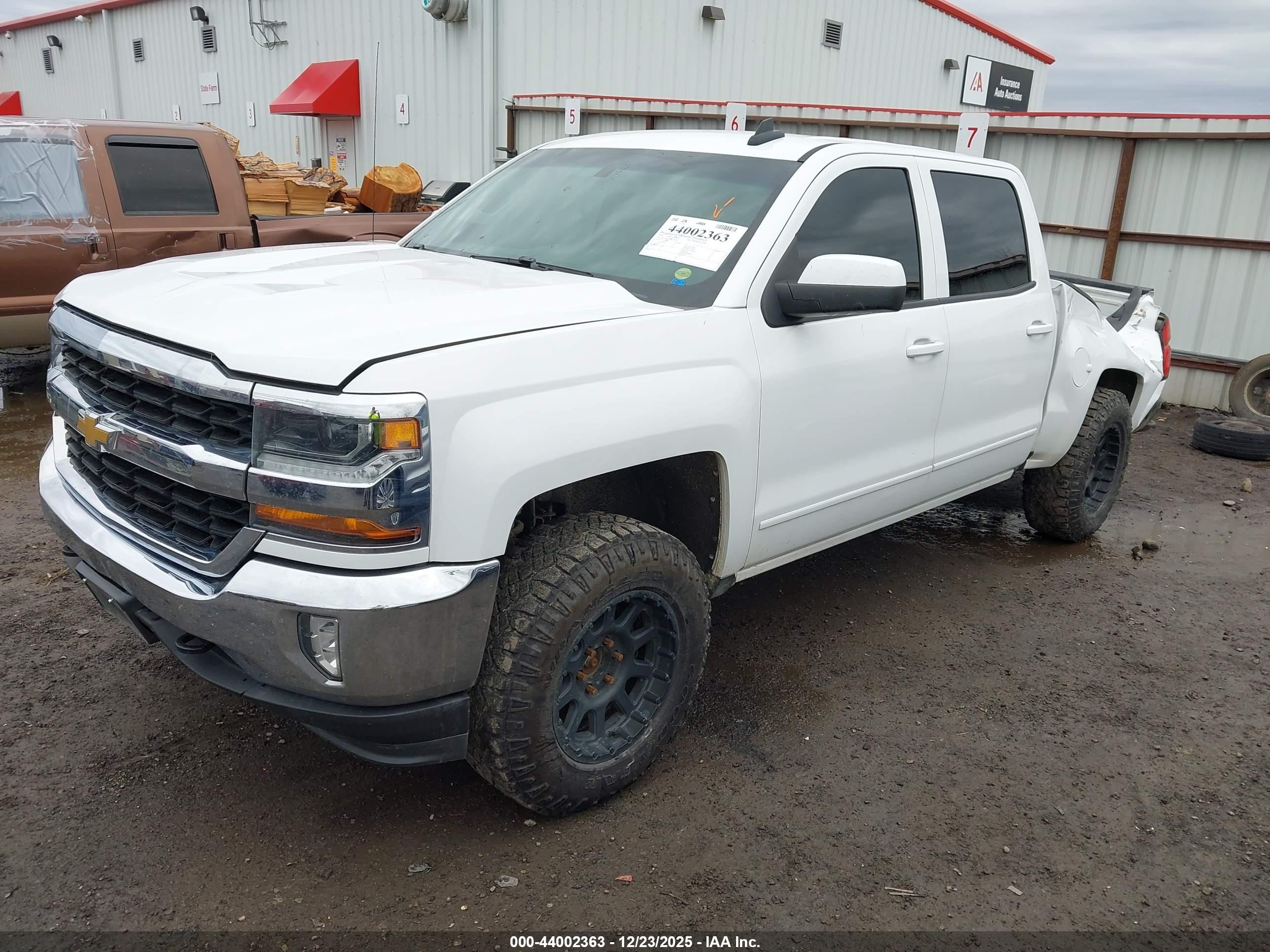 CHEVROLET SILVERADO image 2