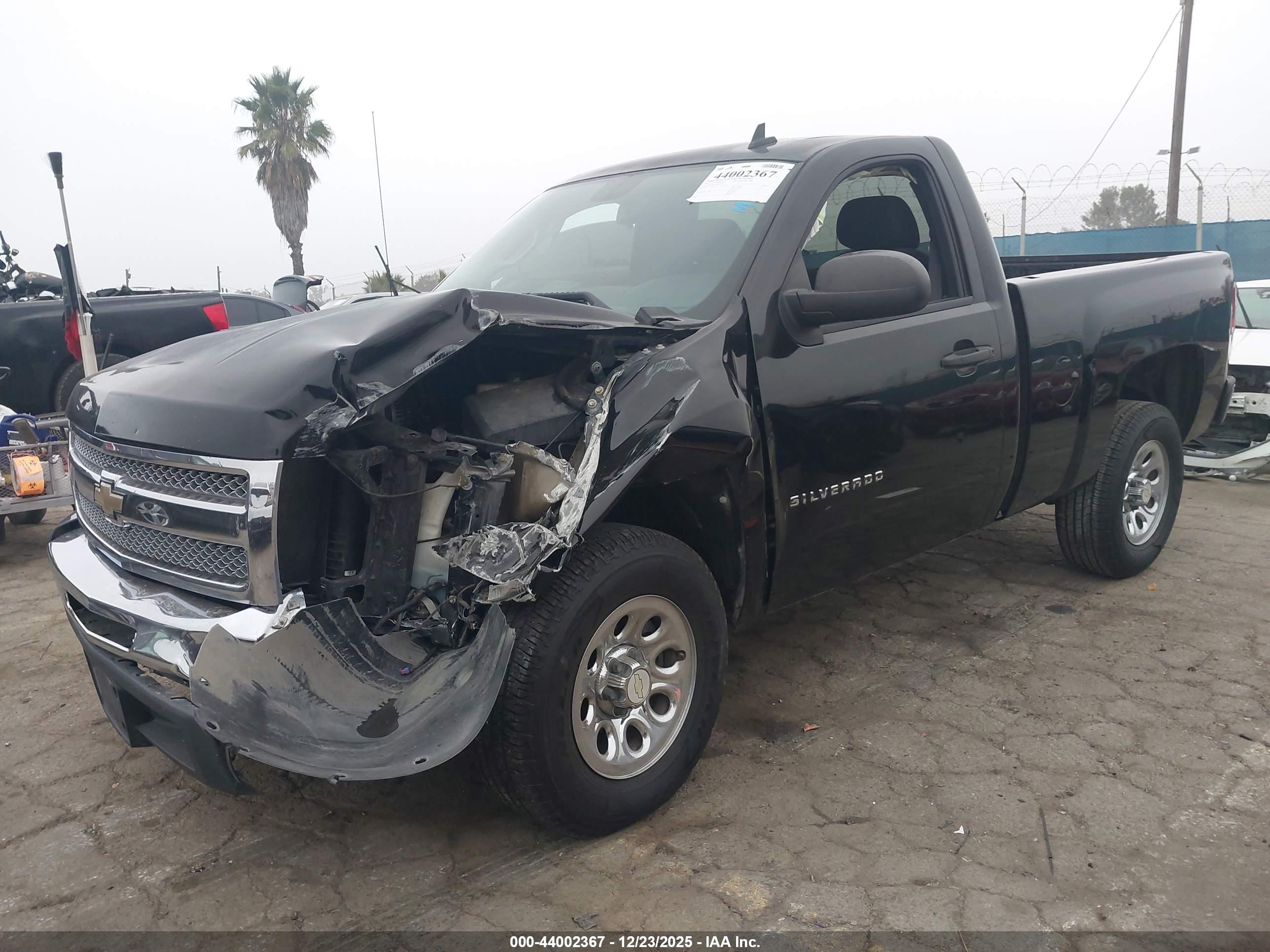 CHEVROLET SILVERADO image 2