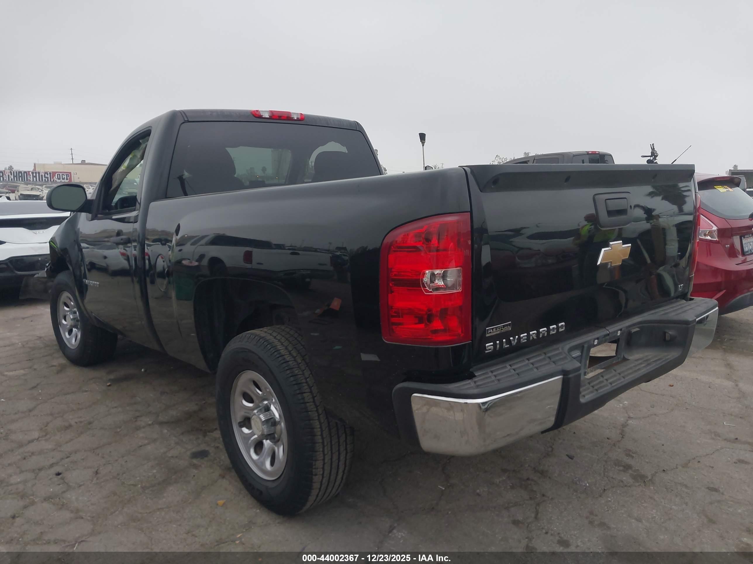CHEVROLET SILVERADO image 3