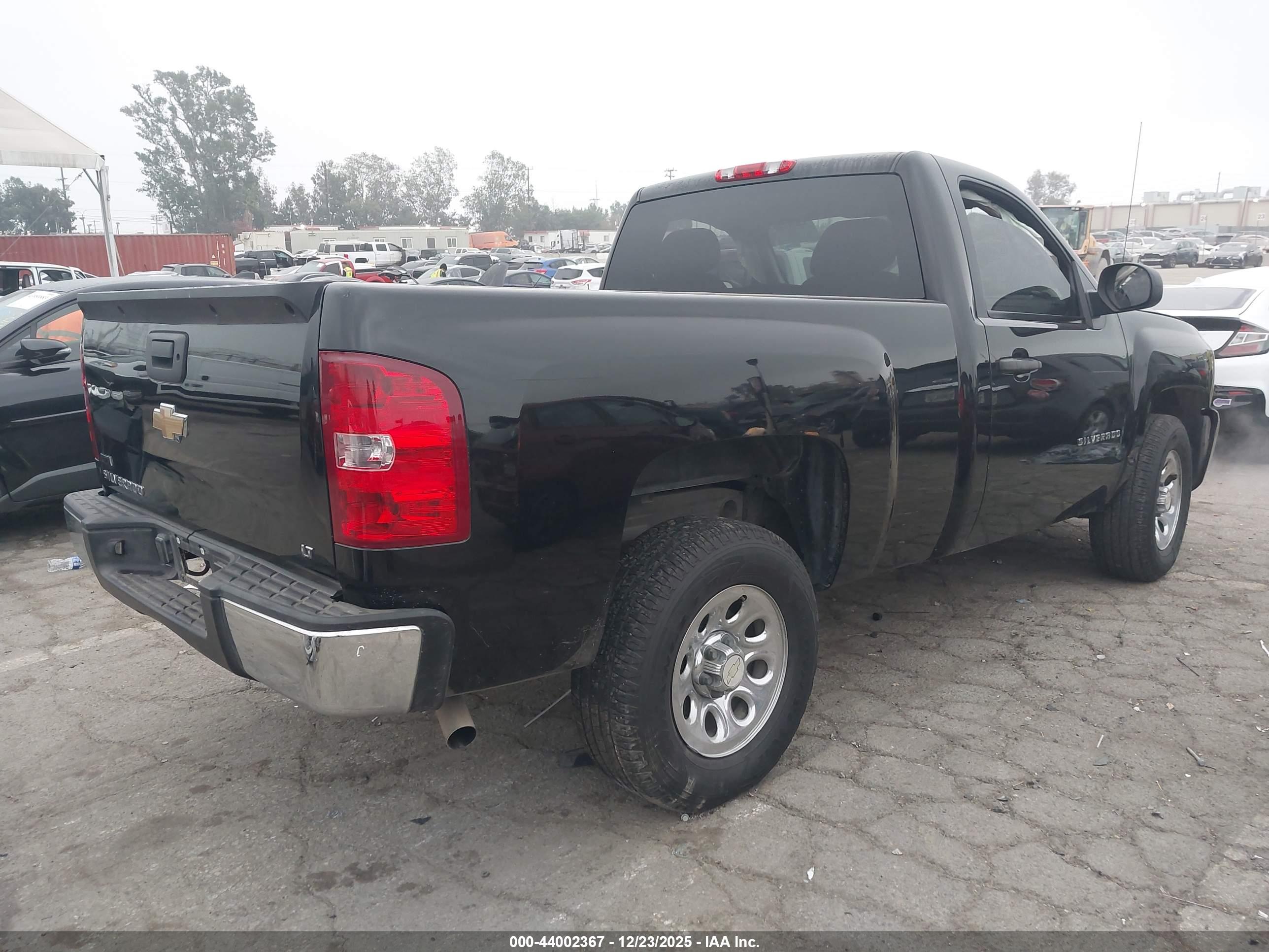 CHEVROLET SILVERADO image 4