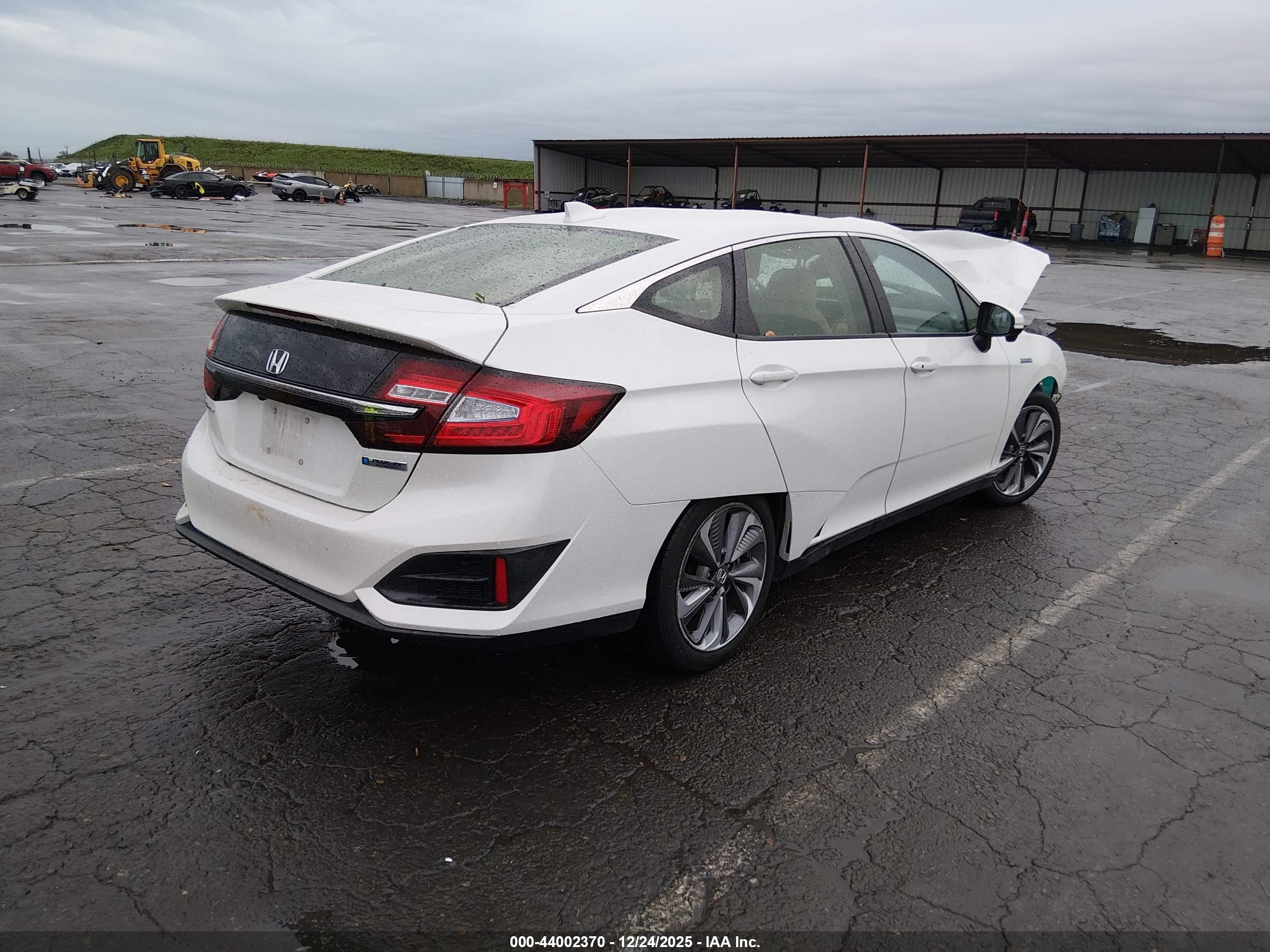 HONDA CLARITY image 4