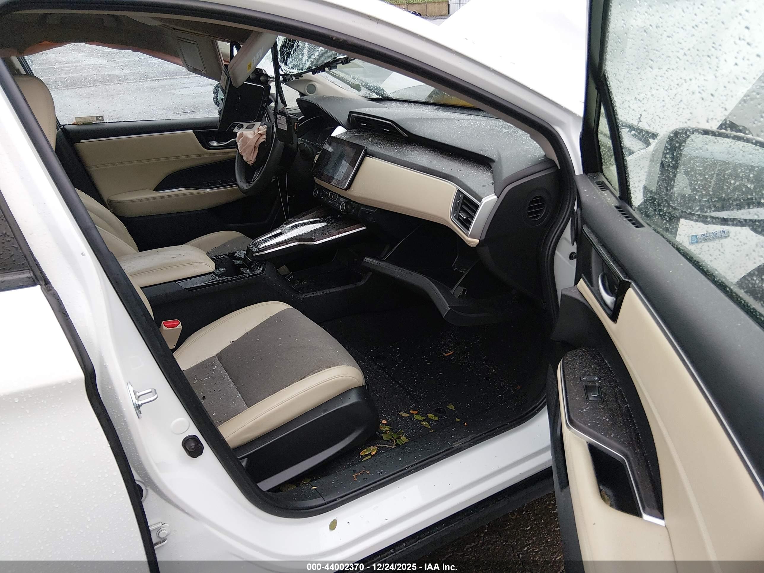 HONDA CLARITY image 5