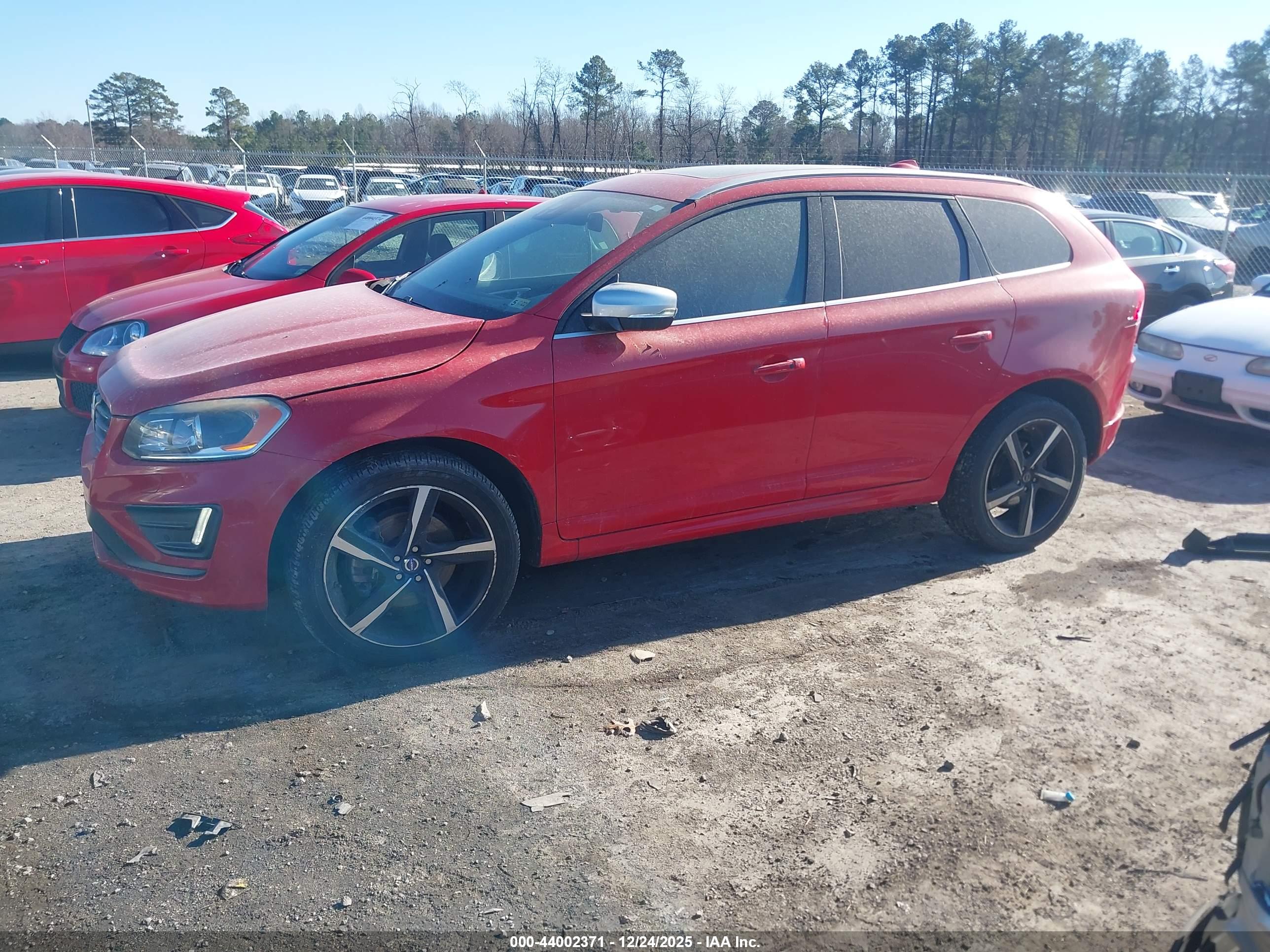VOLVO XC60 image 2
