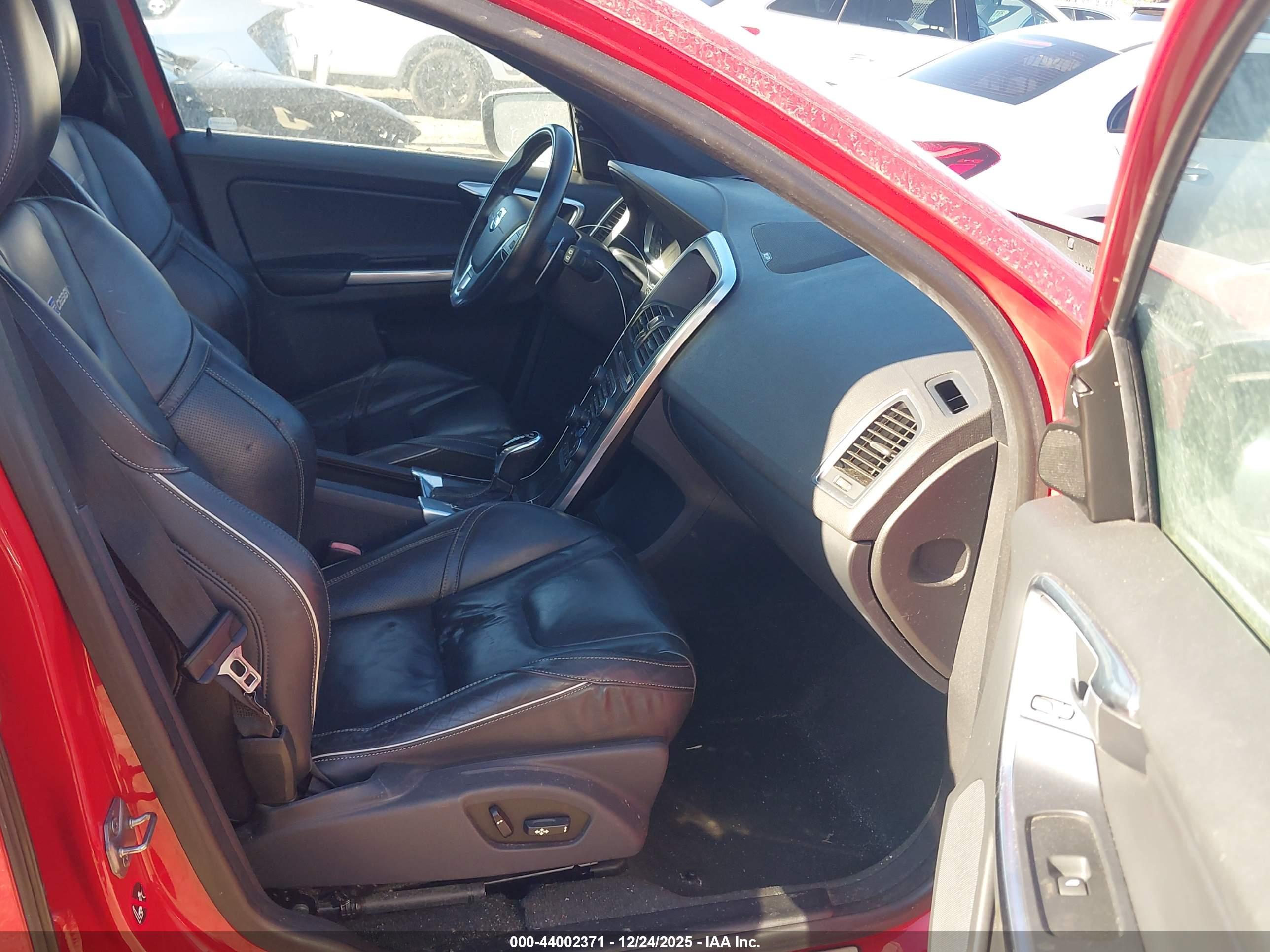 VOLVO XC60 image 5