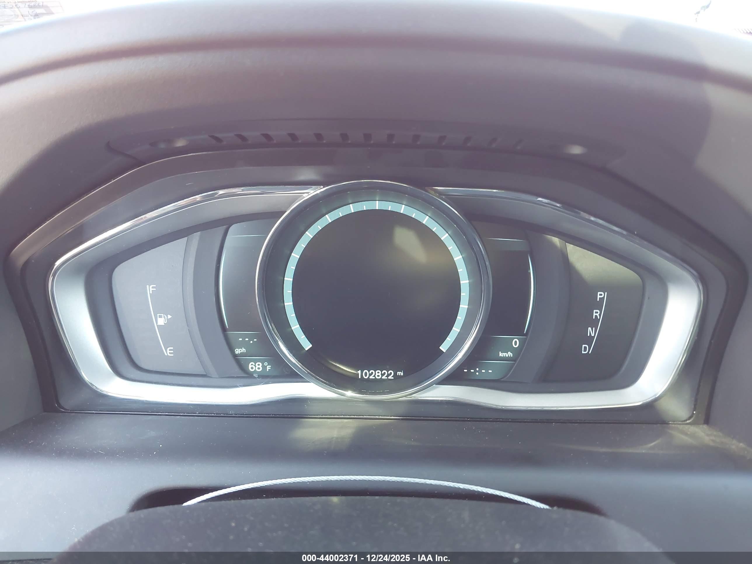 VOLVO XC60 image 7