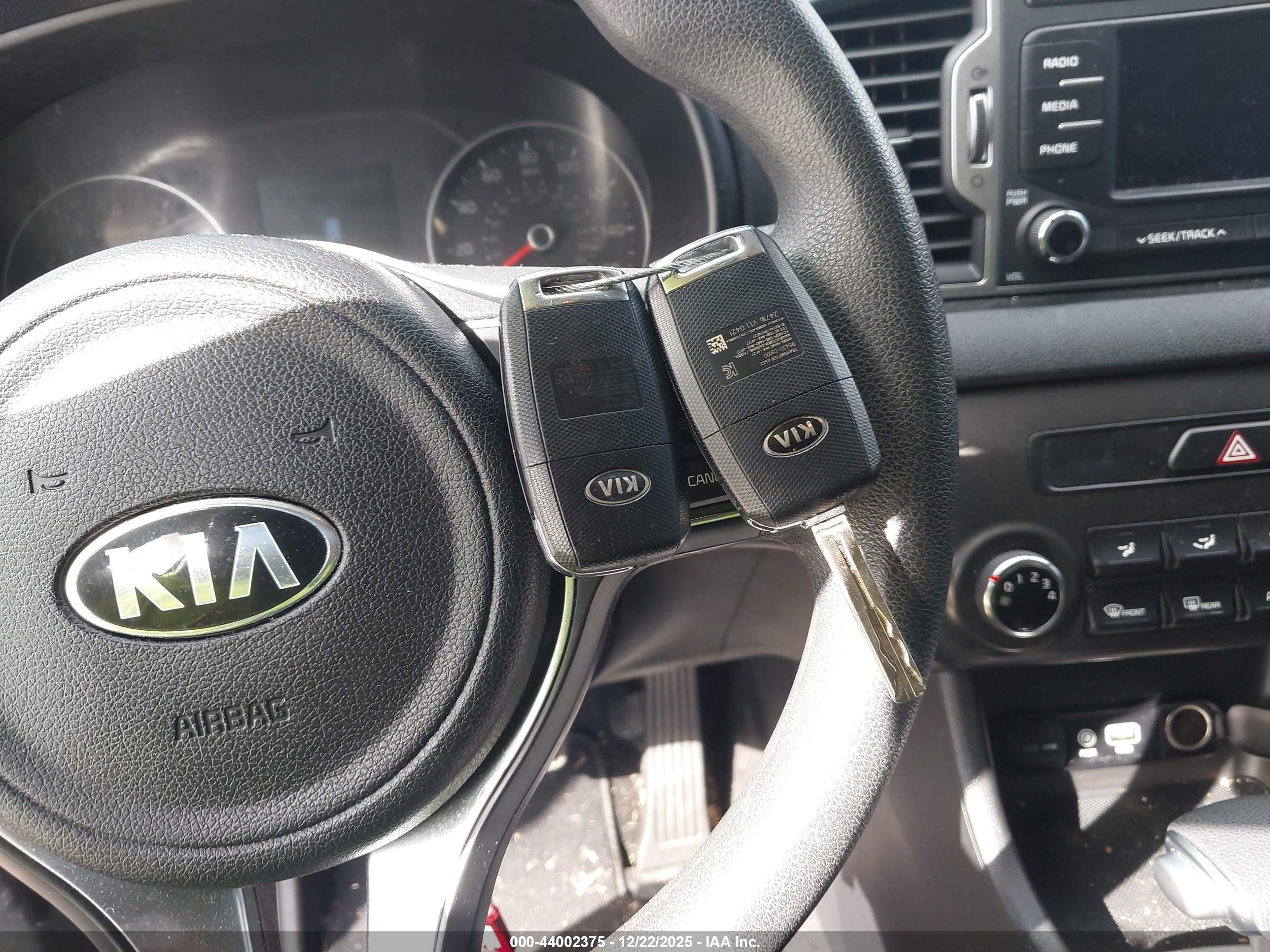 KIA SPORTAGE image 11