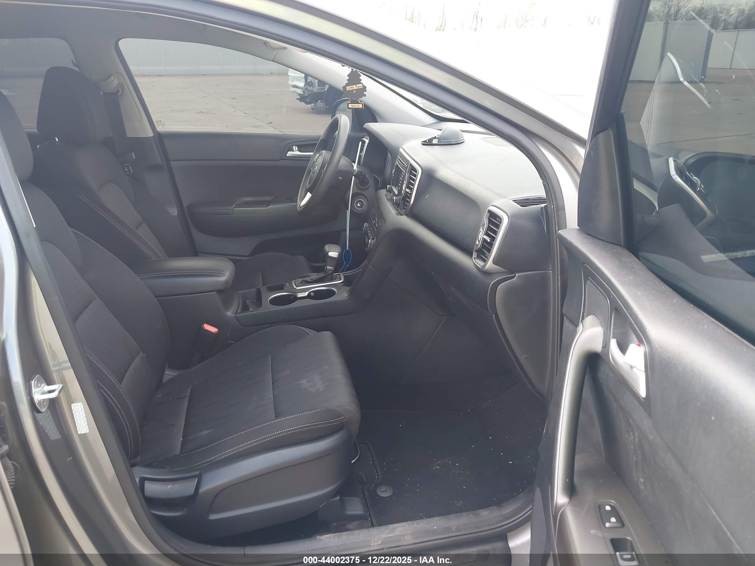 KIA SPORTAGE image 5