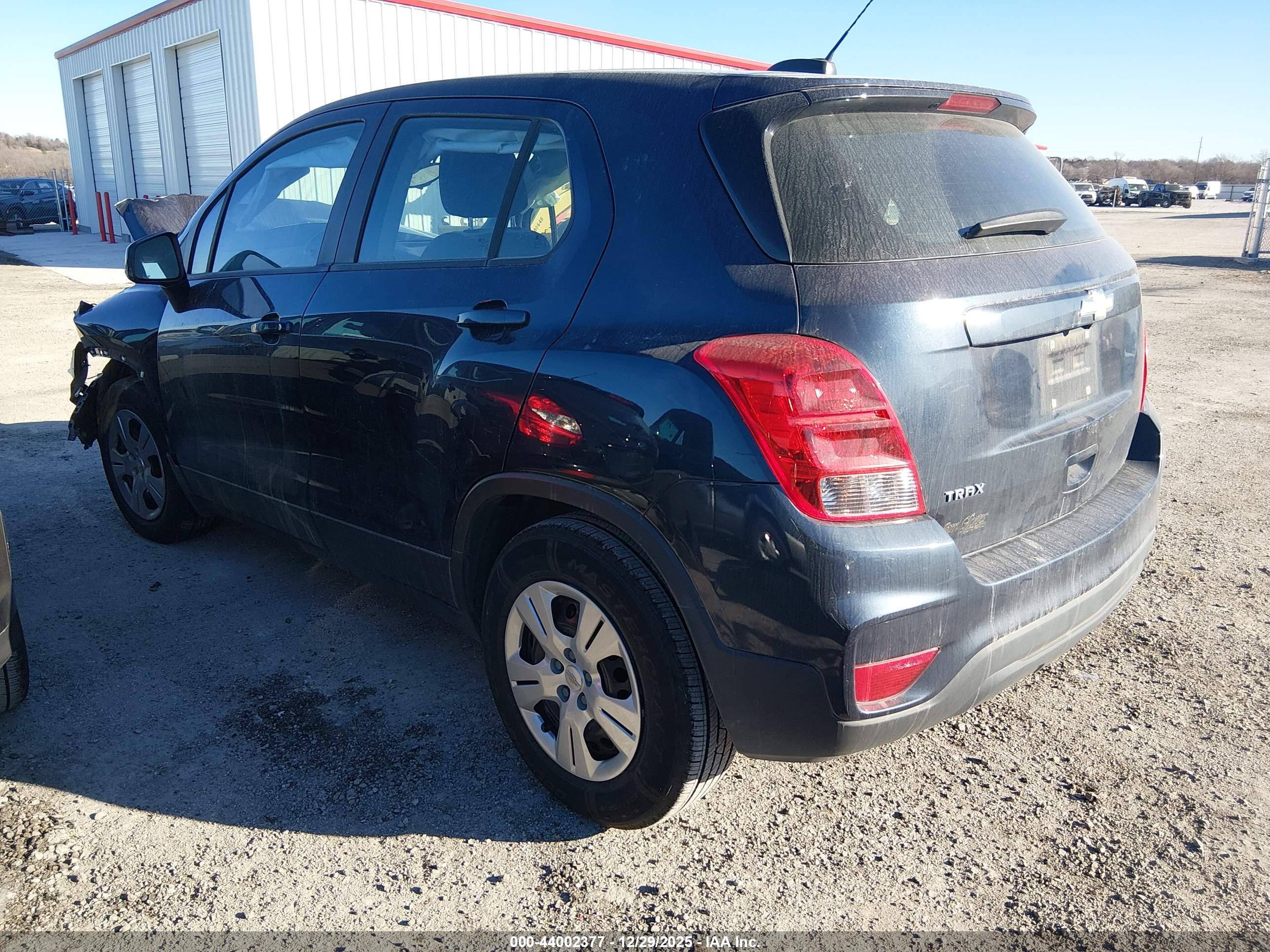 CHEVROLET TRAX image 3