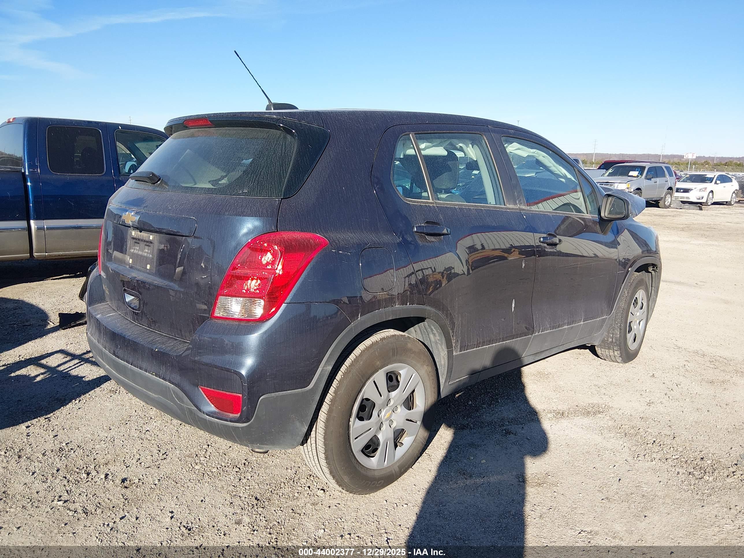 CHEVROLET TRAX image 4