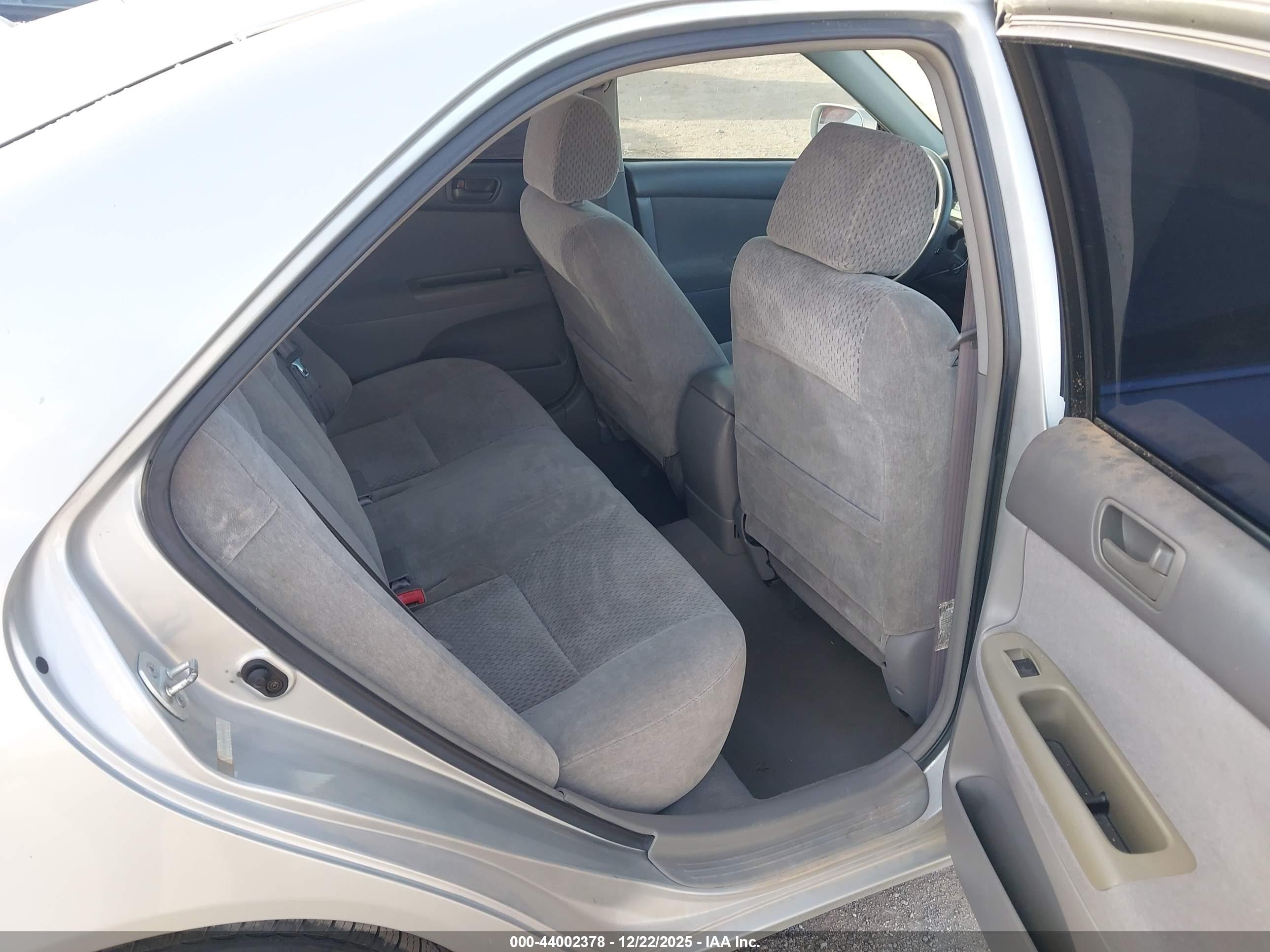 TOYOTA CAMRY image 8