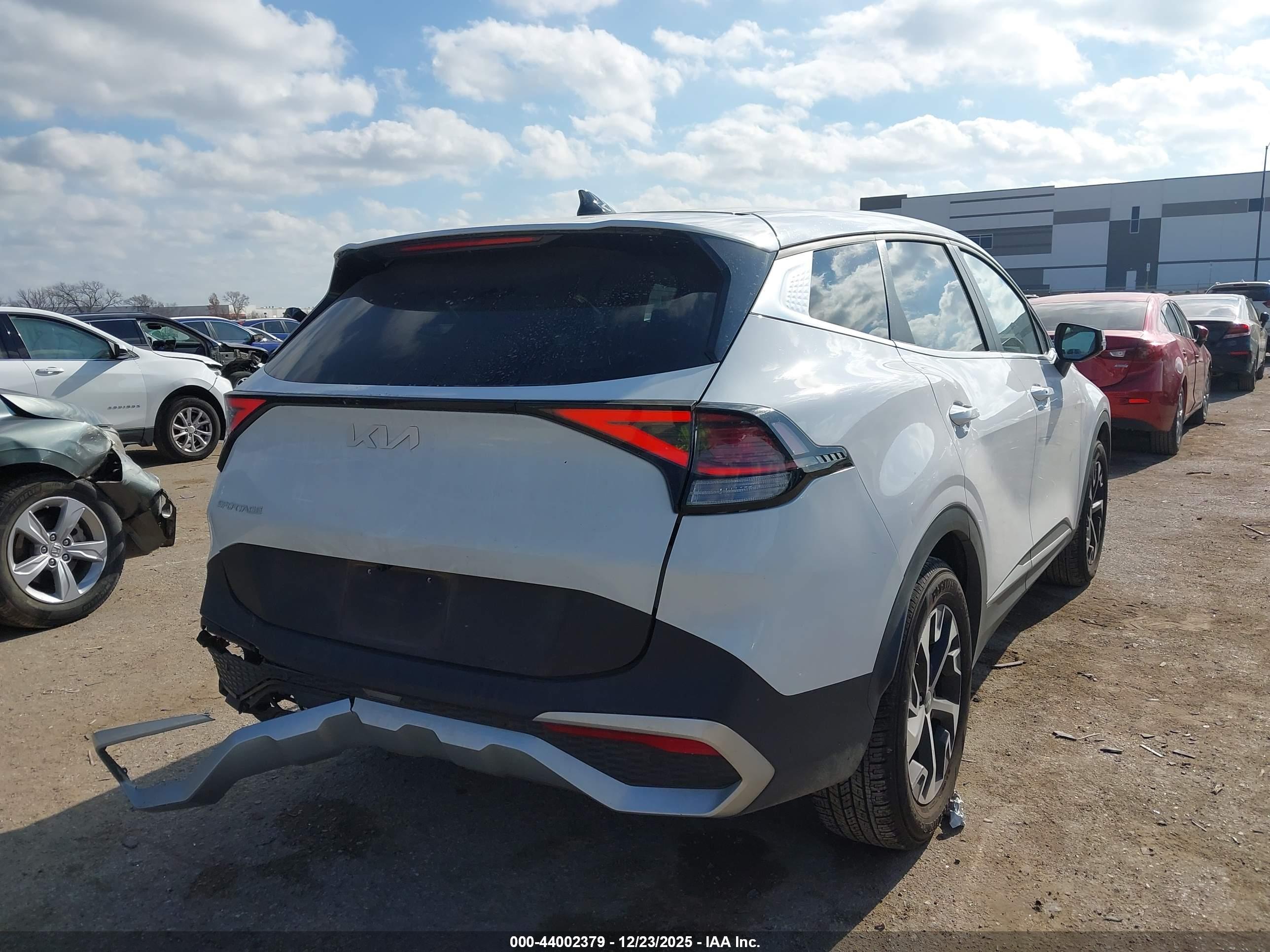 KIA SPORTAGE image 4