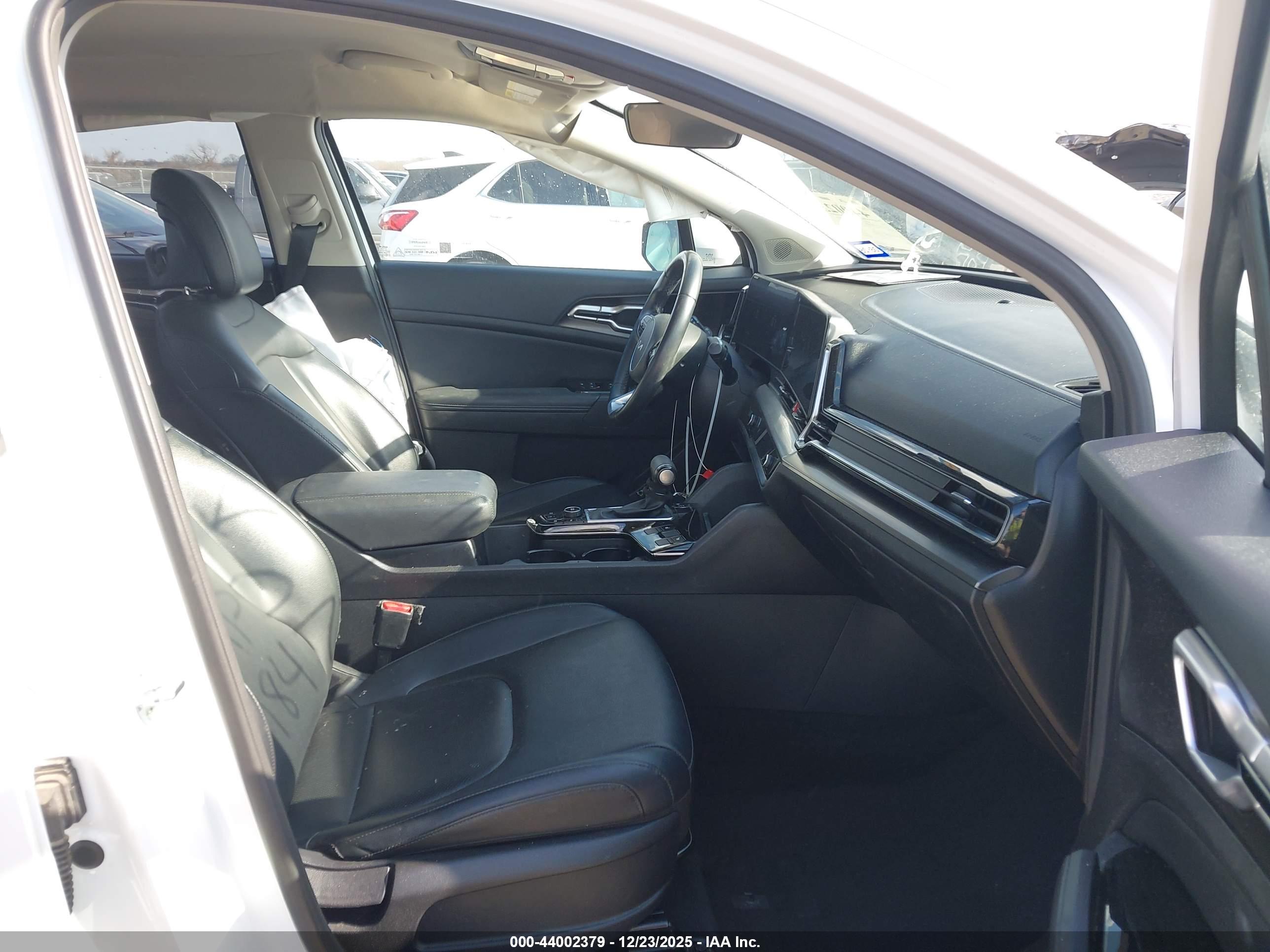 KIA SPORTAGE image 5