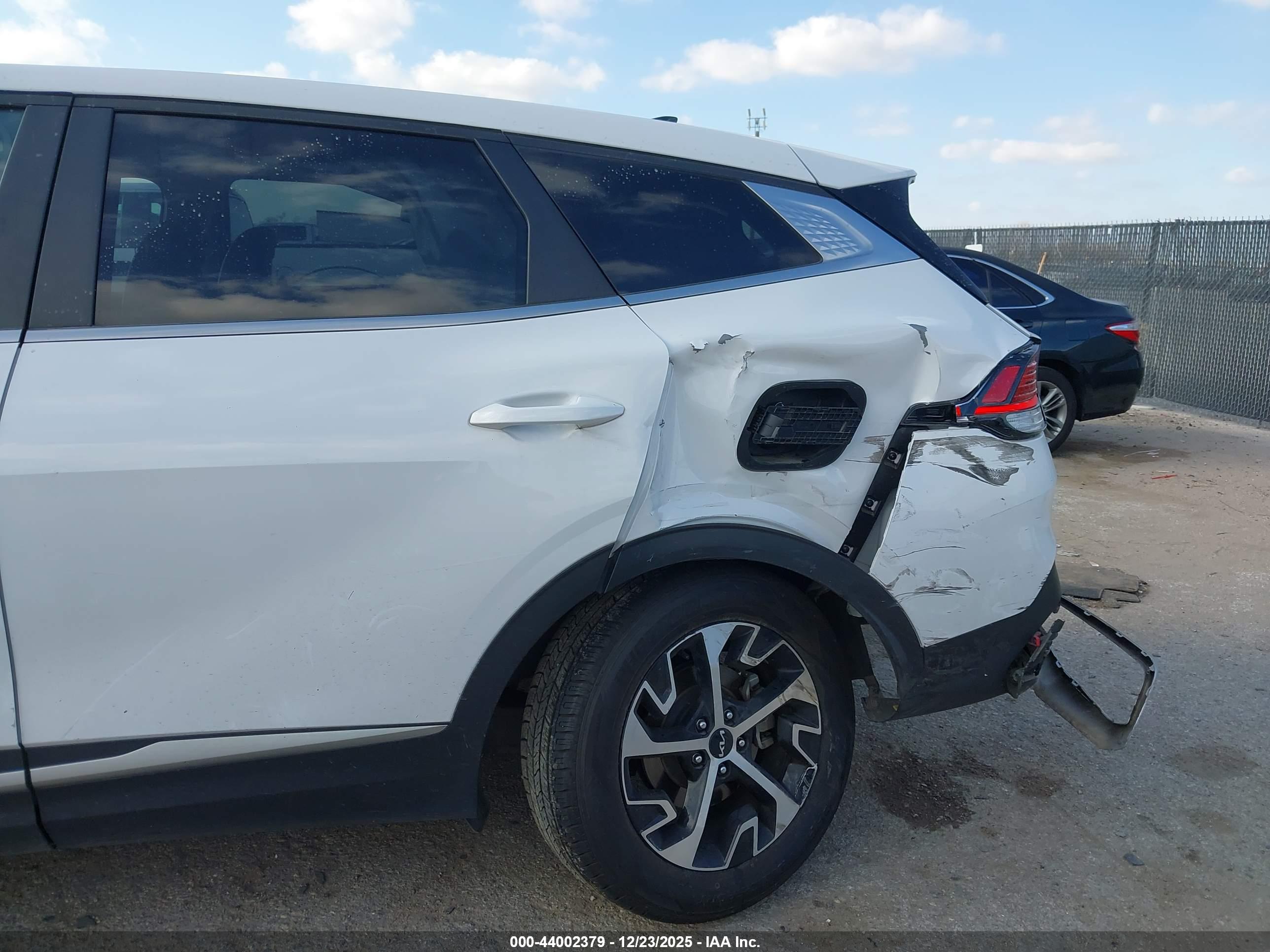 KIA SPORTAGE image 6