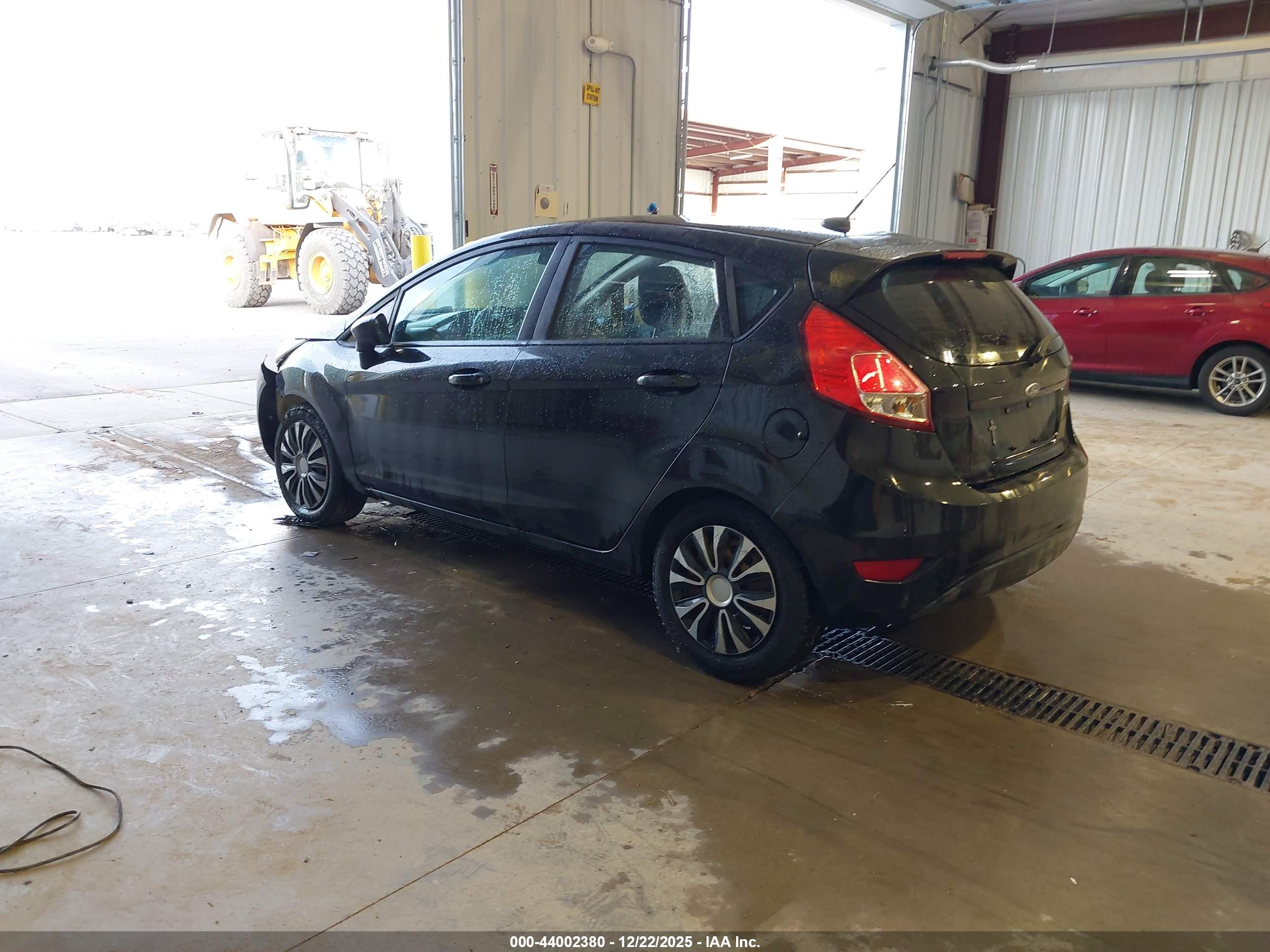 FORD FIESTA image 3