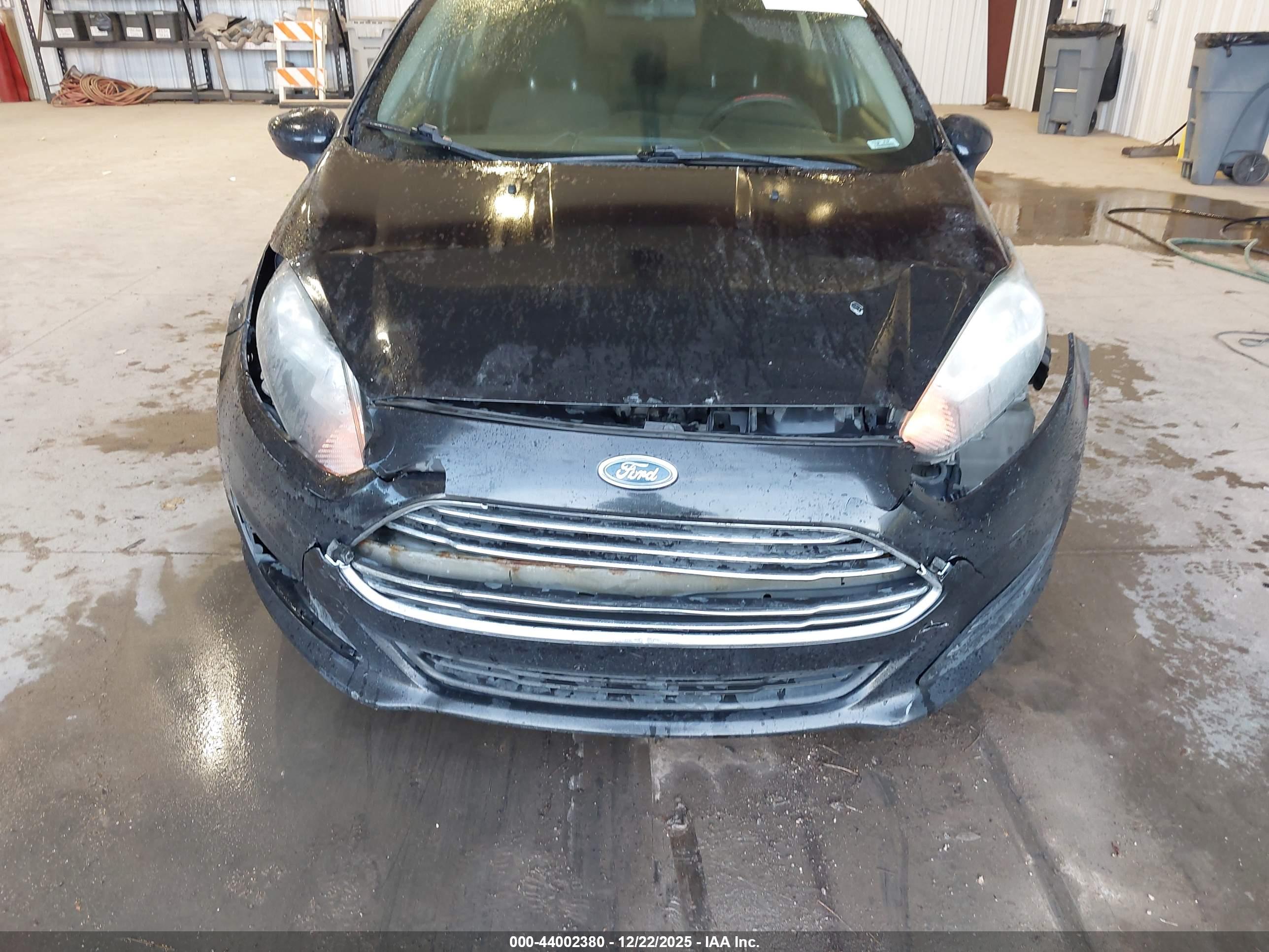 FORD FIESTA image 6