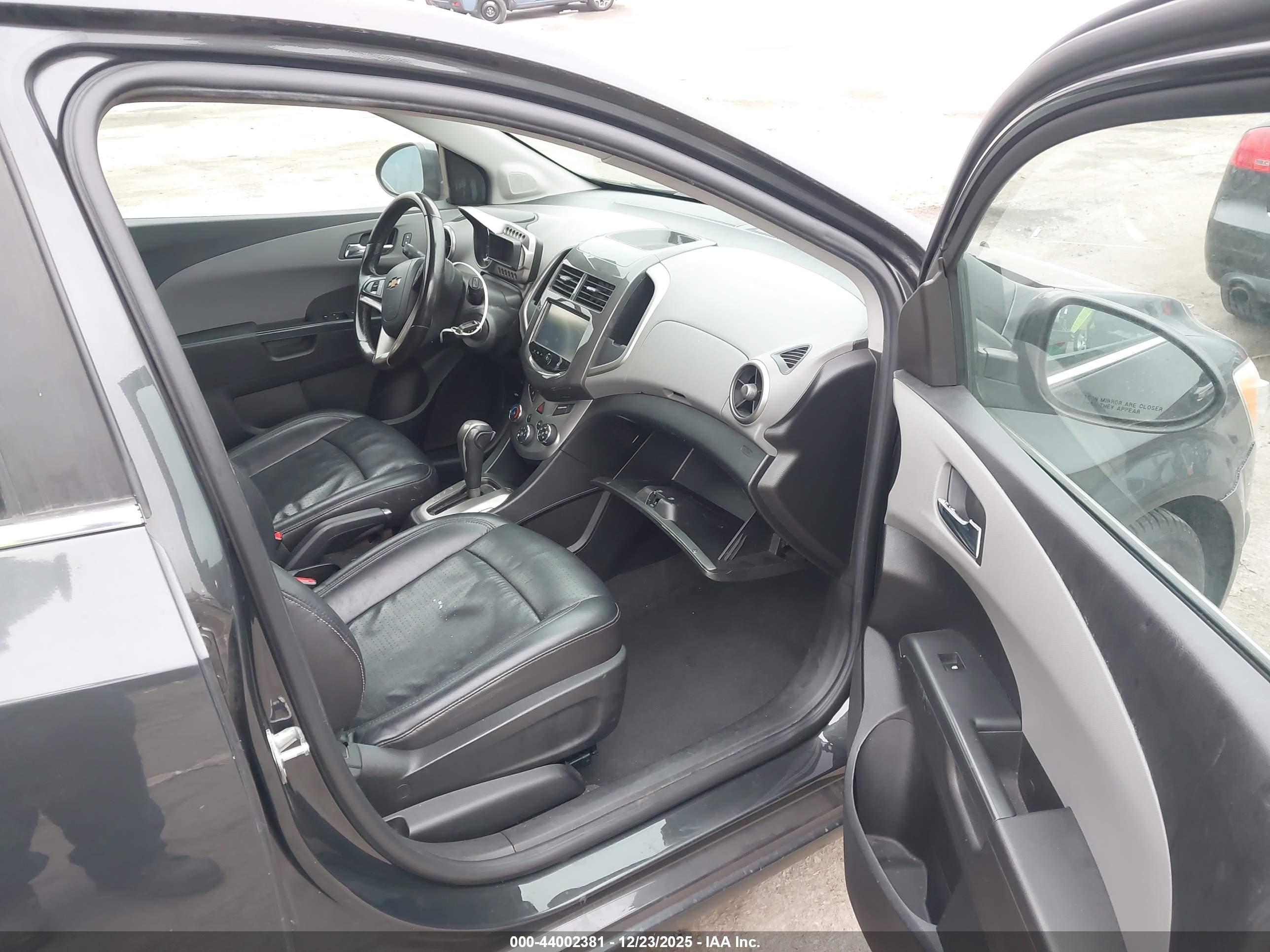CHEVROLET SONIC image 5