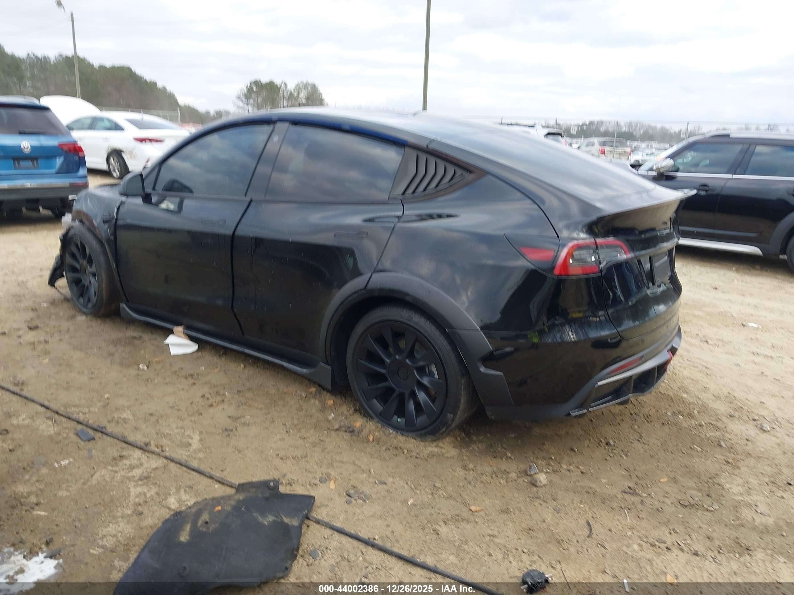 TESLA MODEL image 3