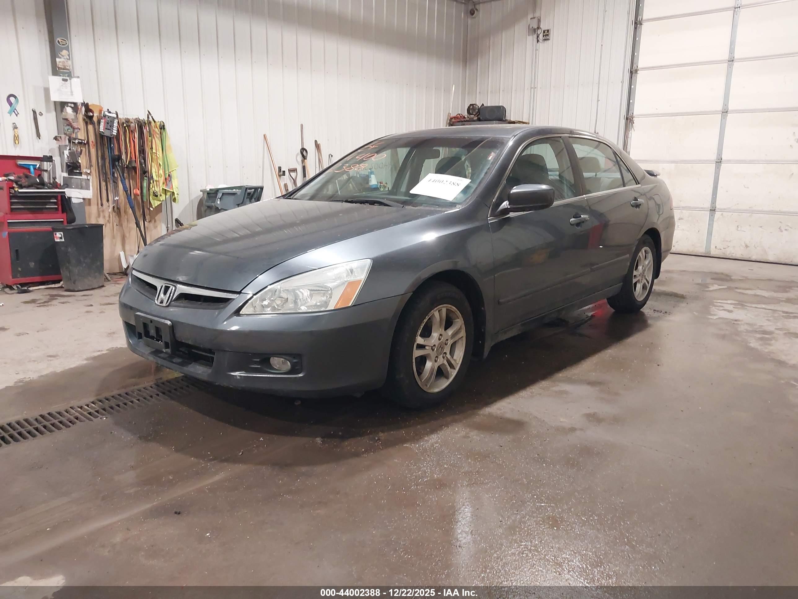 HONDA ACCORD image 2