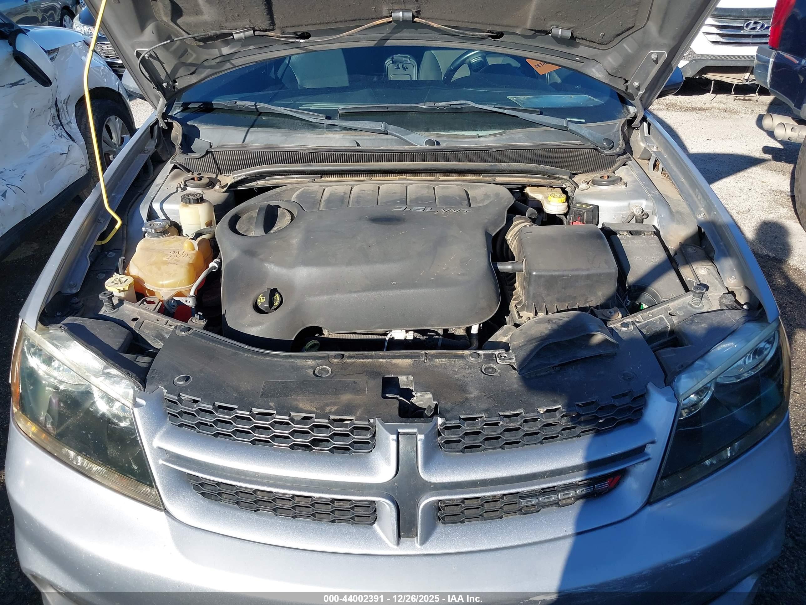 DODGE AVENGER image 10