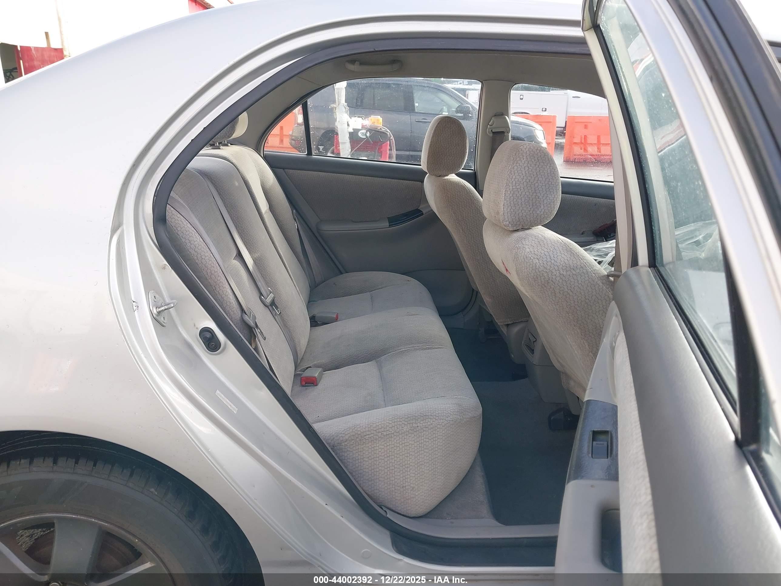 TOYOTA COROLLA image 8