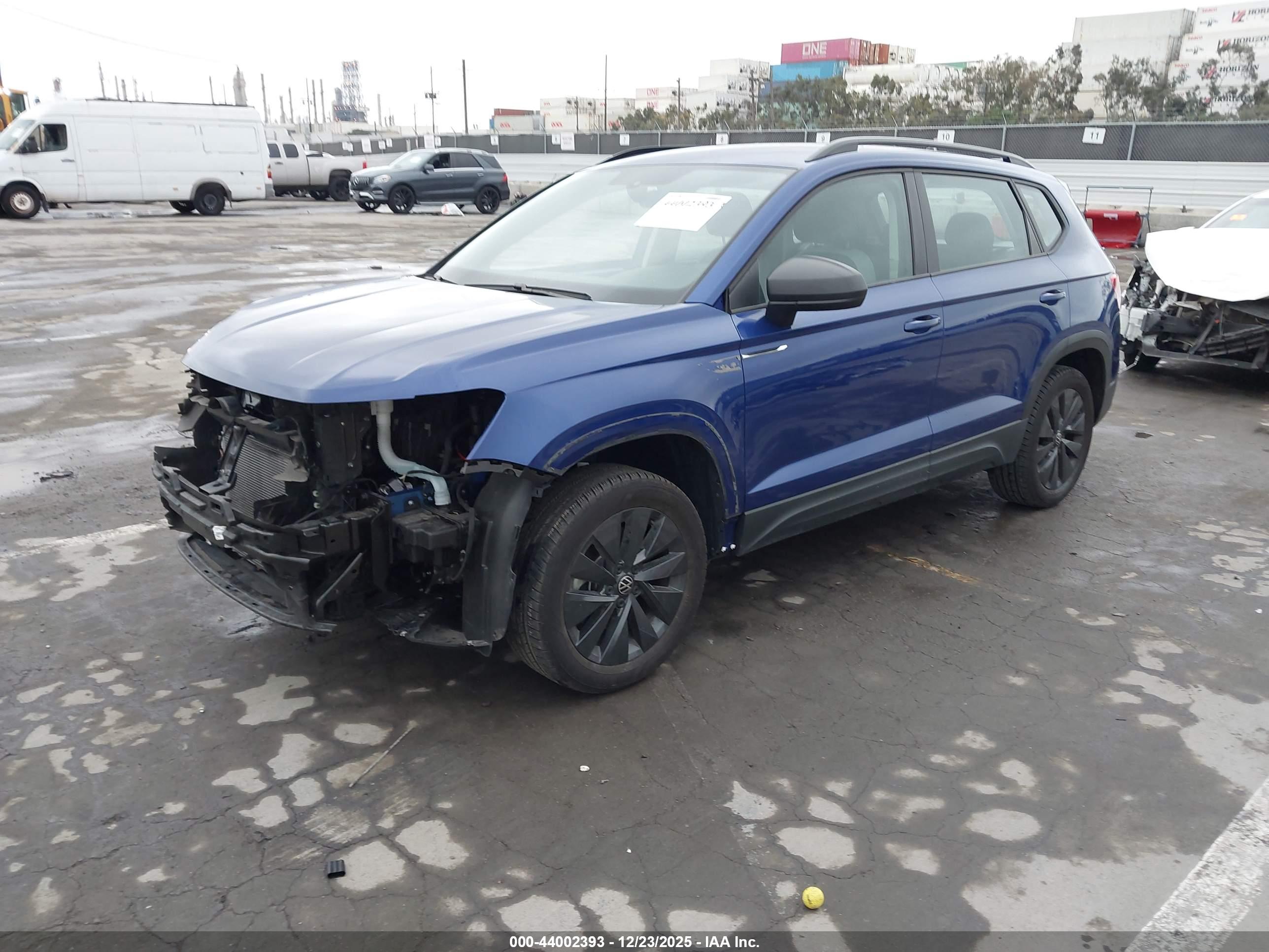 VOLKSWAGEN TAOS image 2