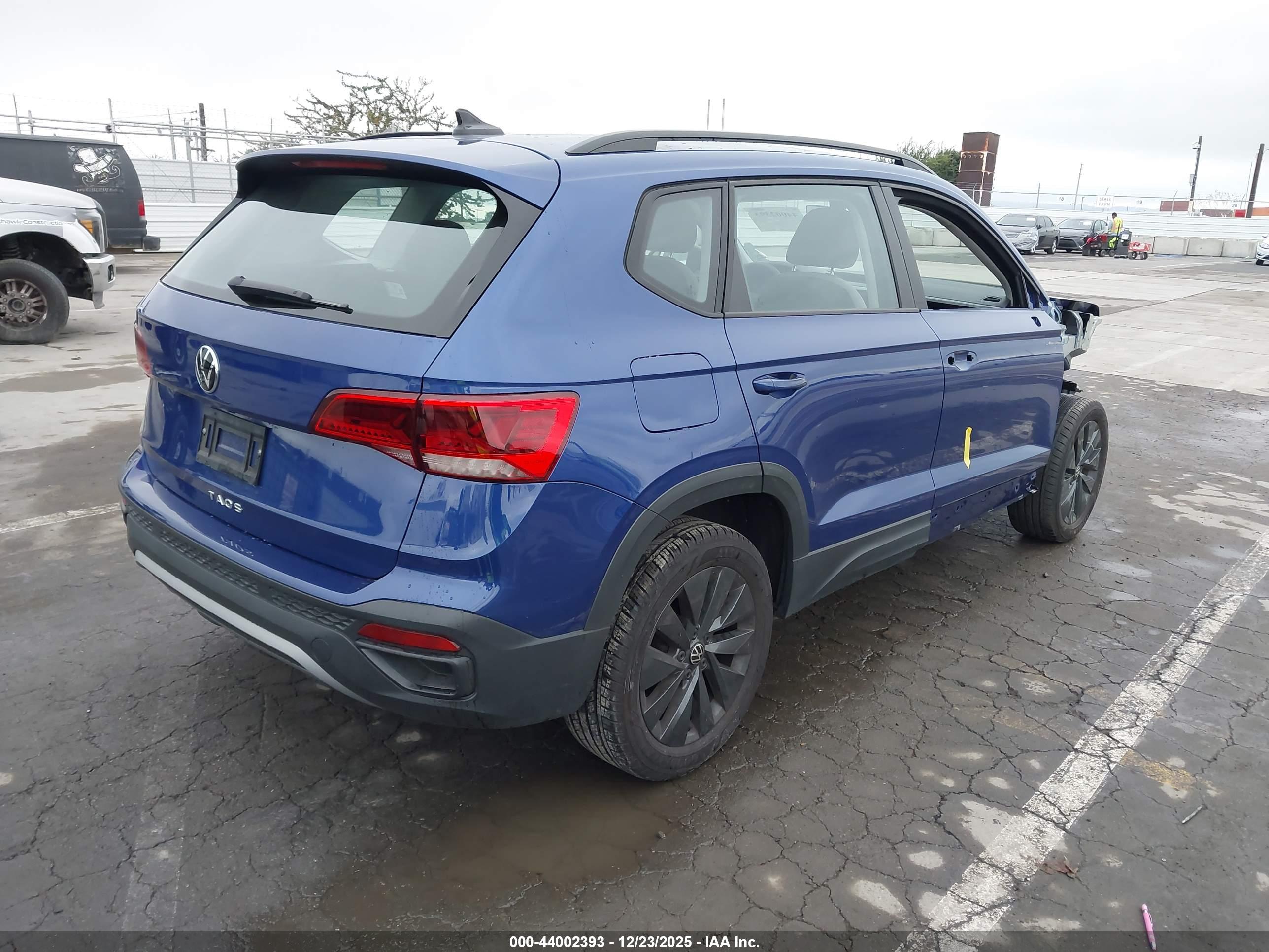 VOLKSWAGEN TAOS image 4