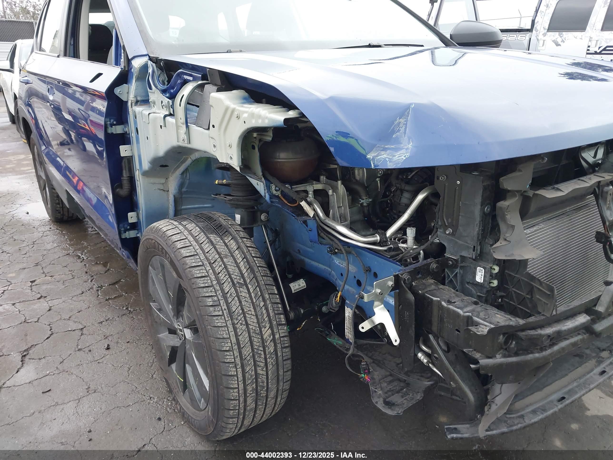 VOLKSWAGEN TAOS image 6